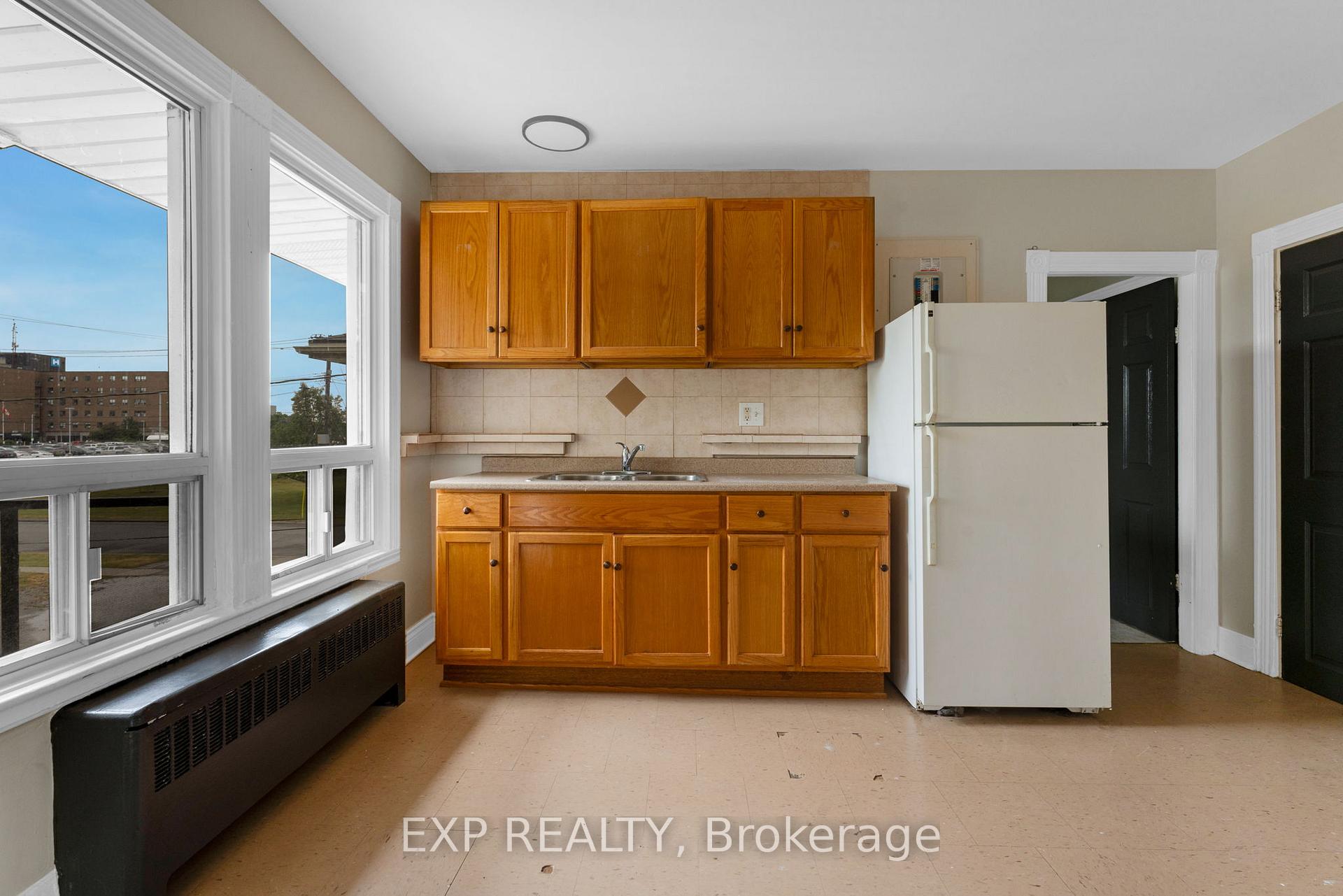 Photo 11 of 480 King Street, Welland, Lincoln/Crowland — HOMEH