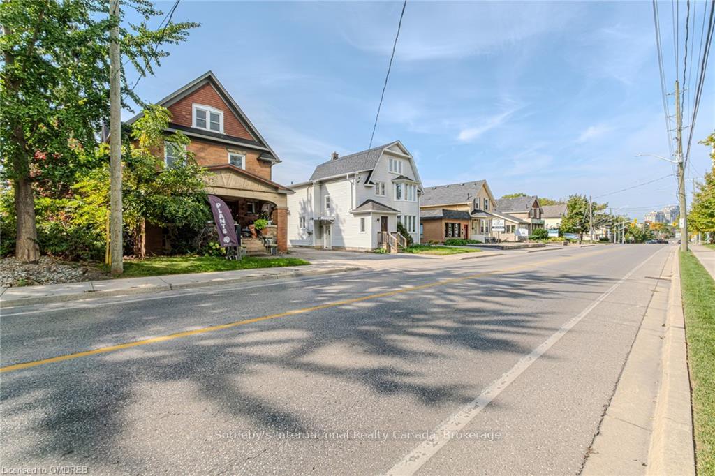 Photo 5 of 189 Park Street, Waterloo, Uptown Waterloo/Westmount — HOMEH