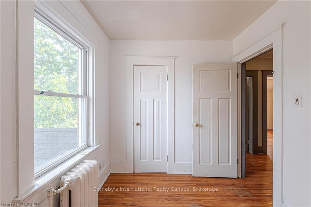 Photo 12 of 189 Park Street, Waterloo, Uptown Waterloo/Westmount — HOMEH