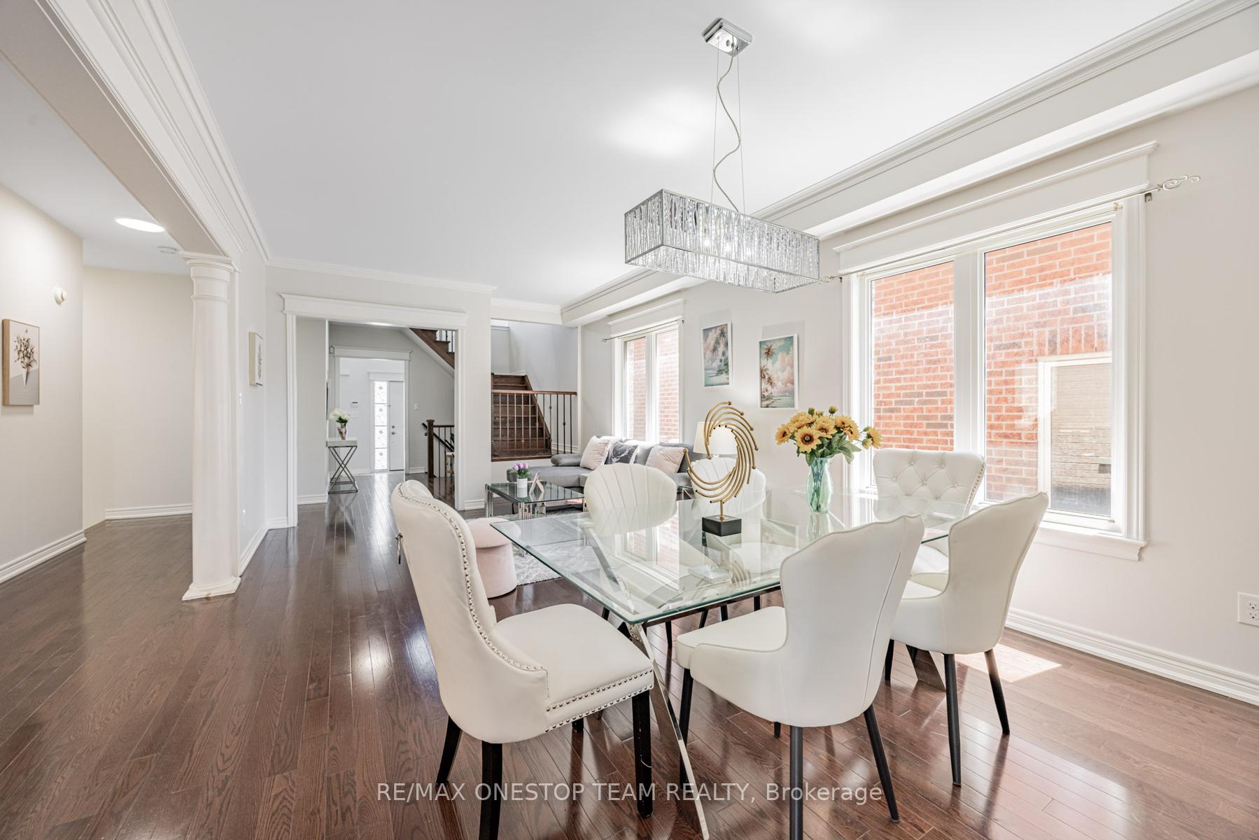 Photo 9 of 97 Lindvest Crescent, Vaughan, Patterson — HOMEH