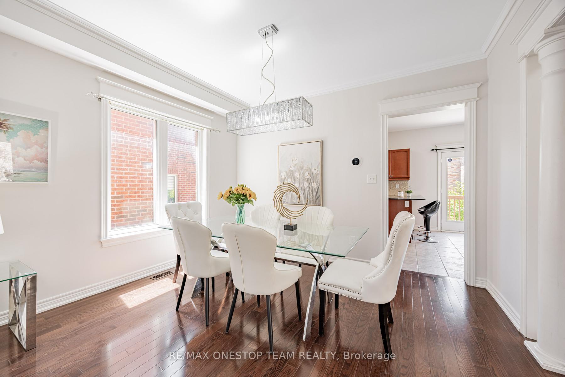 Photo 12 of 97 Lindvest Crescent, Vaughan, Patterson — HOMEH