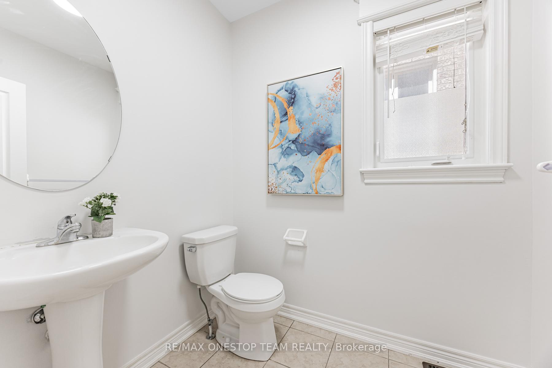Photo 18 of 97 Lindvest Crescent, Vaughan, Patterson — HOMEH