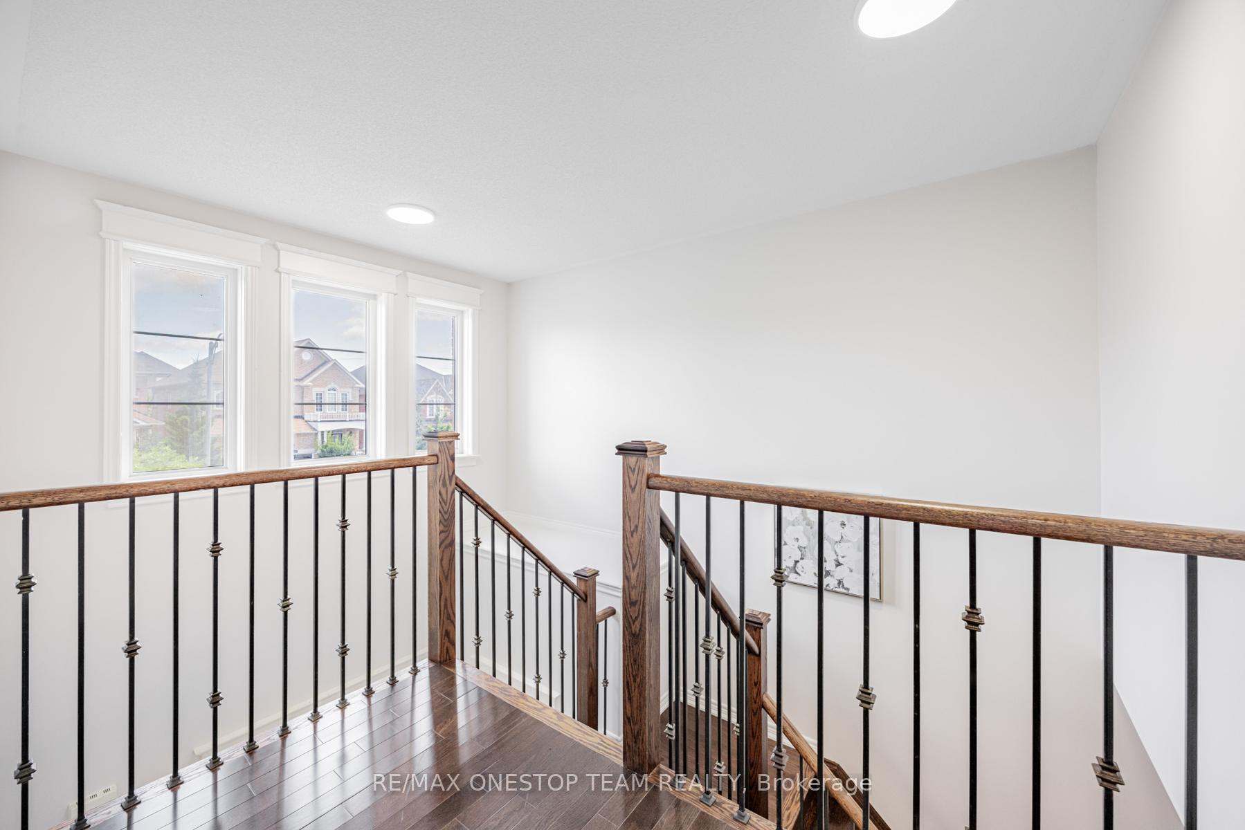 Photo 20 of 97 Lindvest Crescent, Vaughan, Patterson — HOMEH