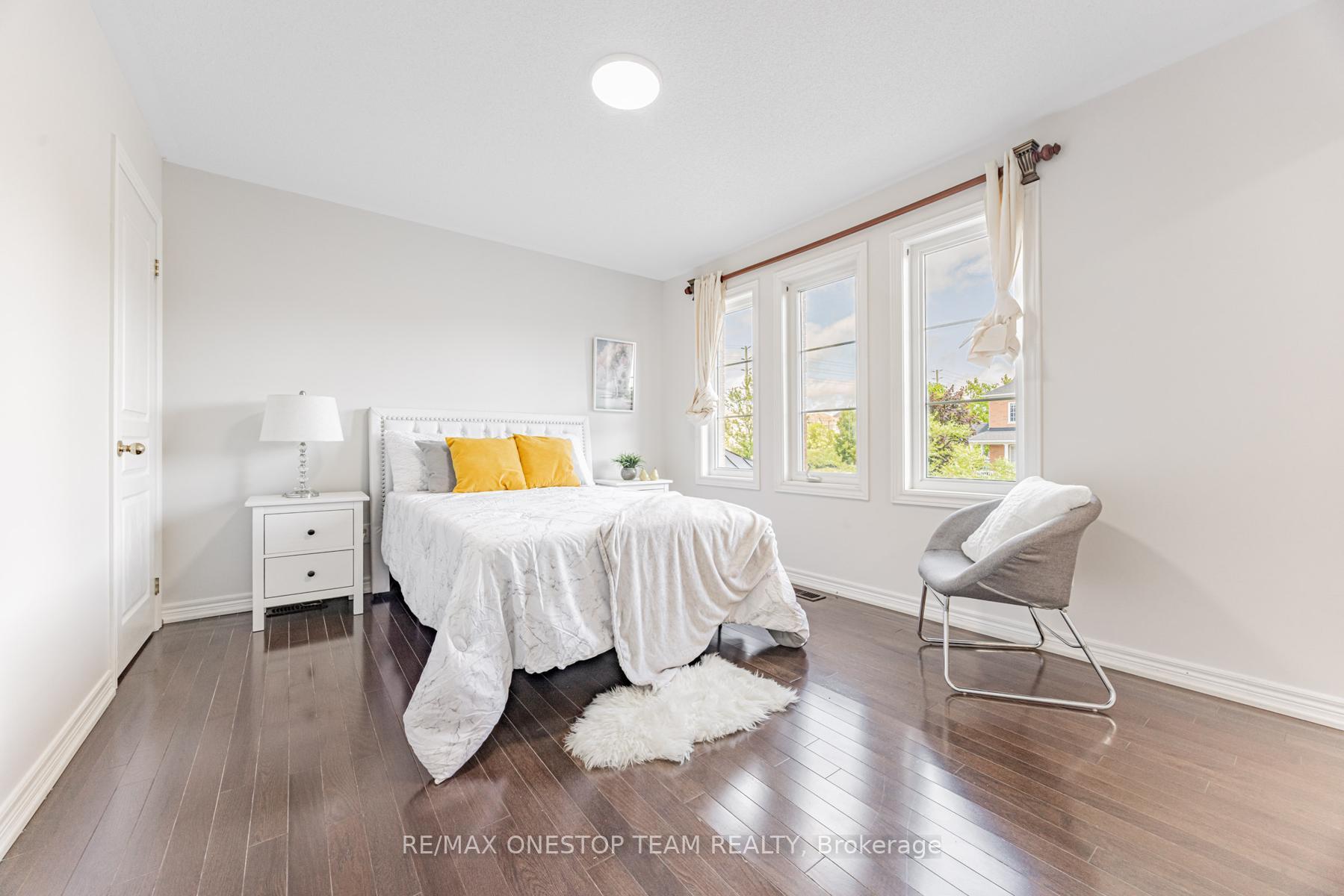 Photo 21 of 97 Lindvest Crescent, Vaughan, Patterson — HOMEH