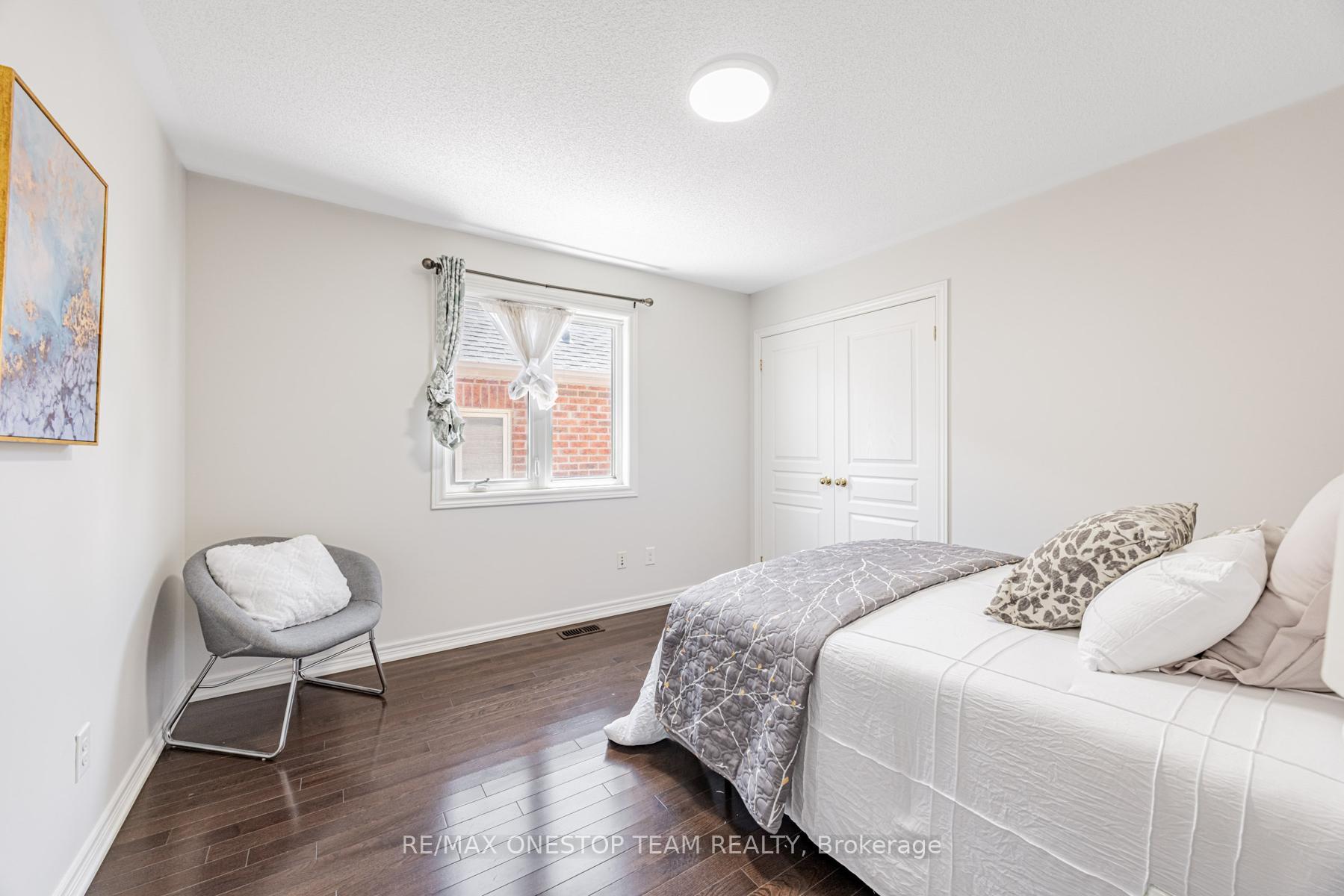 Photo 25 of 97 Lindvest Crescent, Vaughan, Patterson — HOMEH