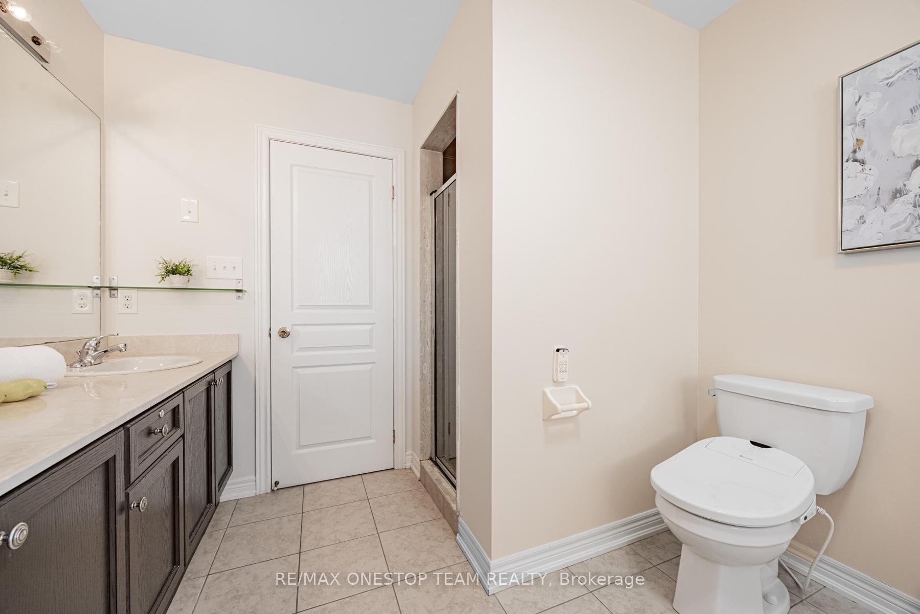 Photo 26 of 97 Lindvest Crescent, Vaughan, Patterson — HOMEH