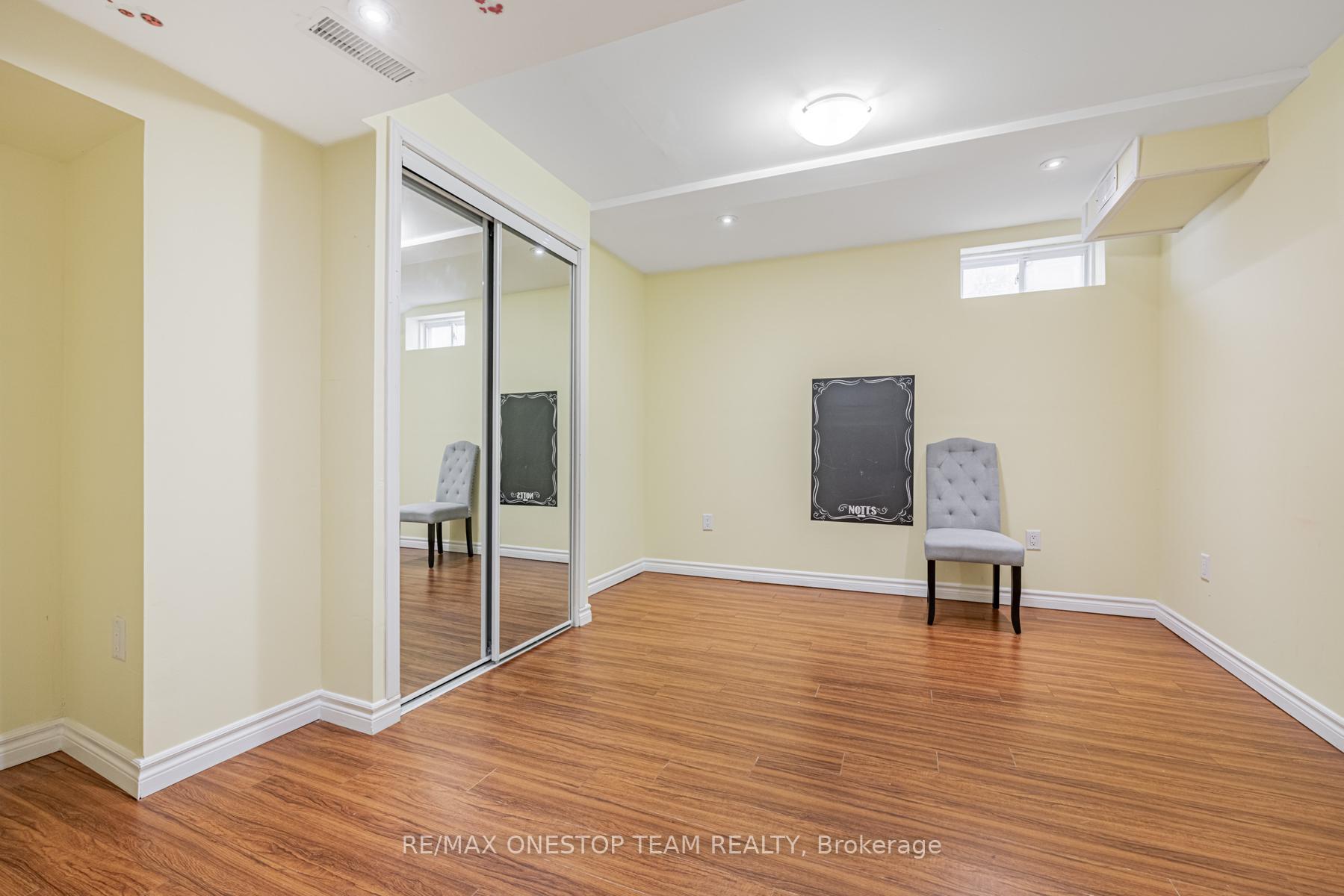 Photo 36 of 97 Lindvest Crescent, Vaughan, Patterson — HOMEH