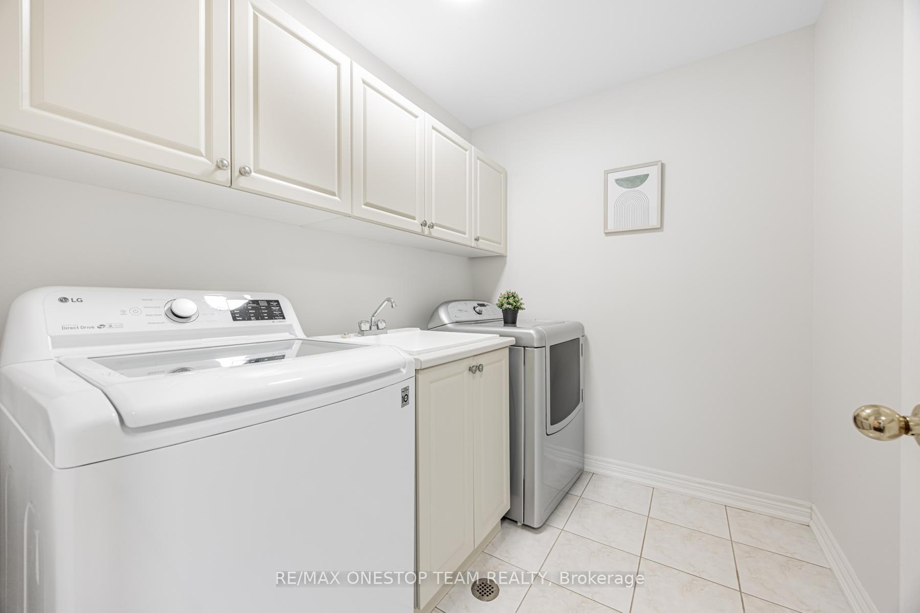 Photo 37 of 97 Lindvest Crescent, Vaughan, Patterson — HOMEH
