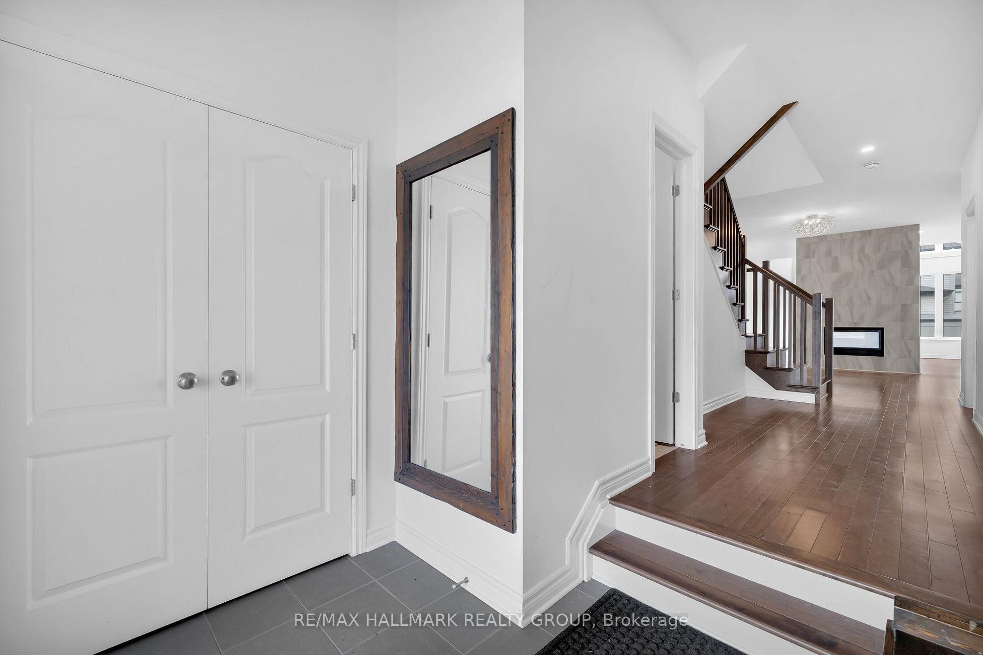 Photo 2 of 276 Big Dipper Street, Ottawa, Riverside South/Gloucester Glen — HOMEH