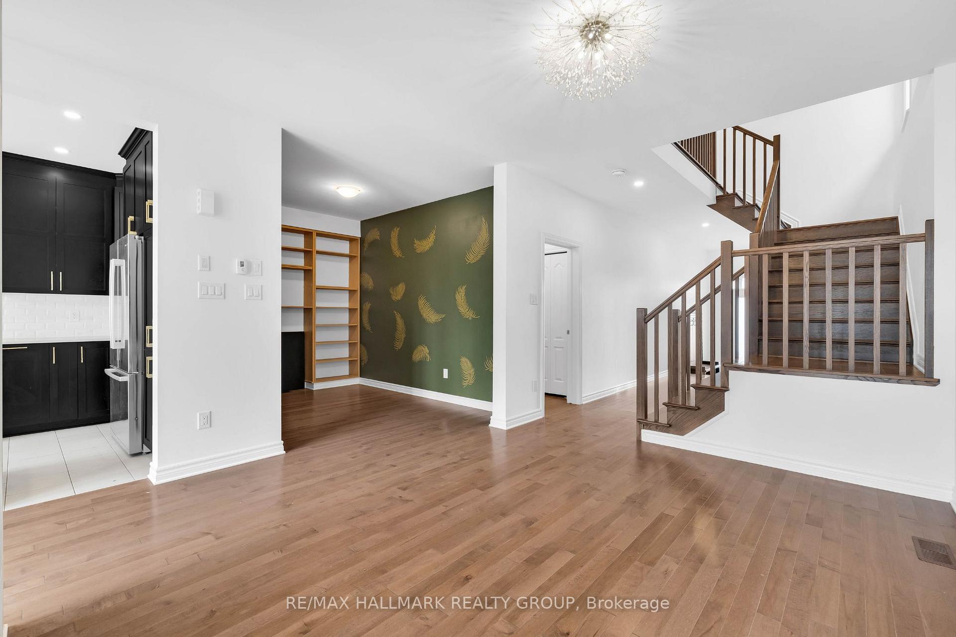 Photo 4 of 276 Big Dipper Street, Ottawa, Riverside South/Gloucester Glen — HOMEH