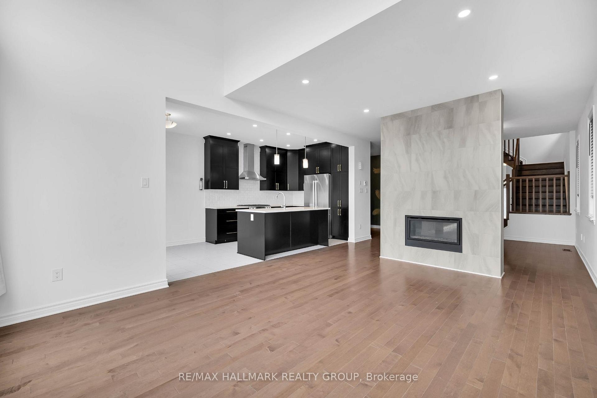 Photo 16 of 276 Big Dipper Street, Ottawa, Riverside South/Gloucester Glen — HOMEH