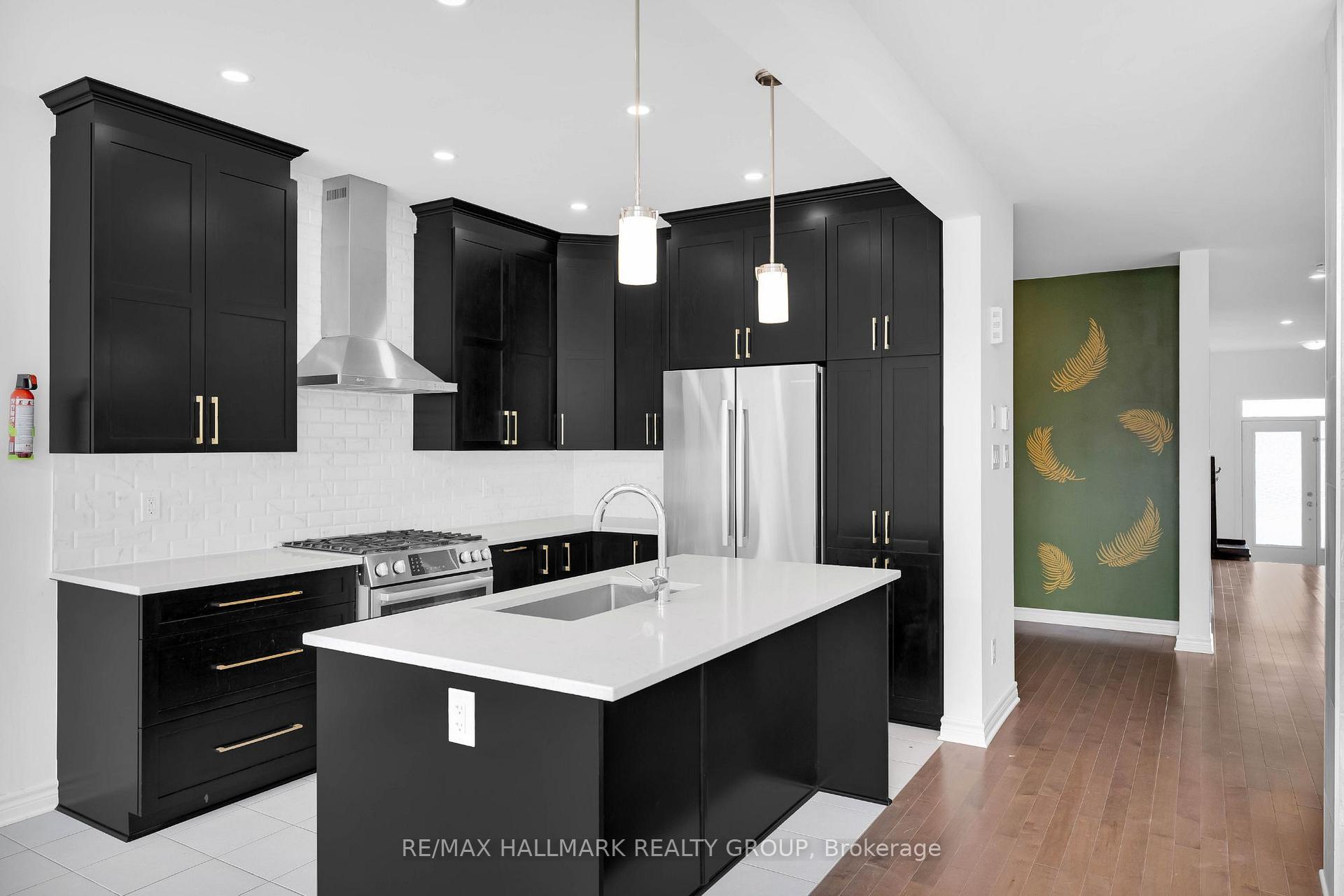 Photo 10 of 276 Big Dipper Street, Ottawa, Riverside South/Gloucester Glen — HOMEH