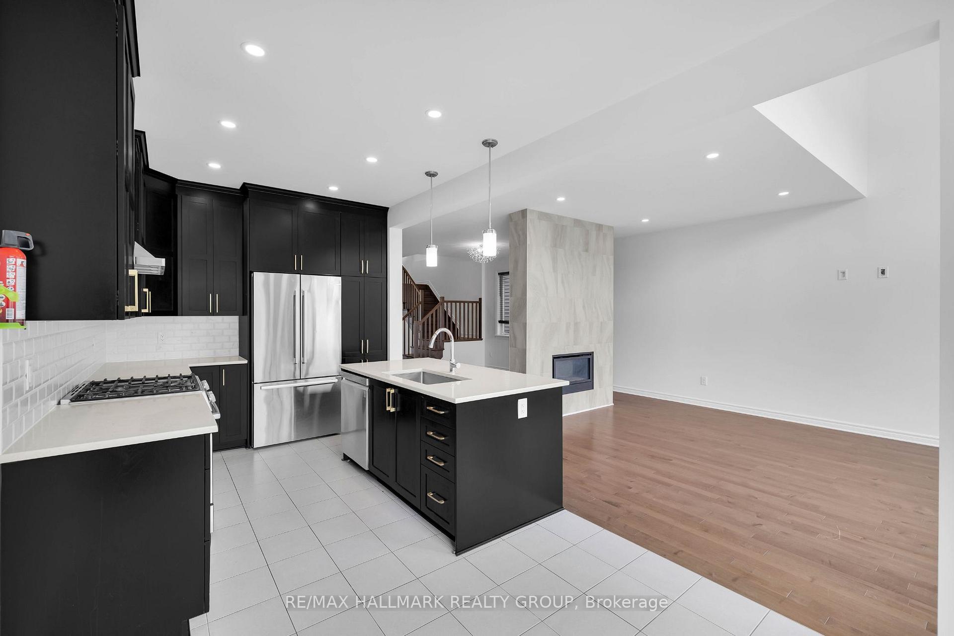 Photo 12 of 276 Big Dipper Street, Ottawa, Riverside South/Gloucester Glen — HOMEH