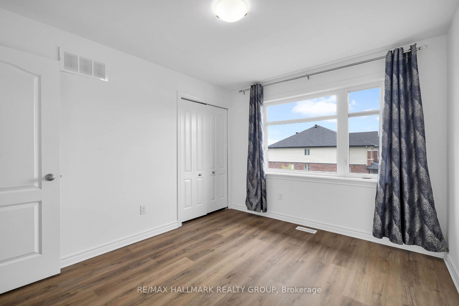 Photo 27 of 276 Big Dipper Street, Ottawa, Riverside South/Gloucester Glen — HOMEH