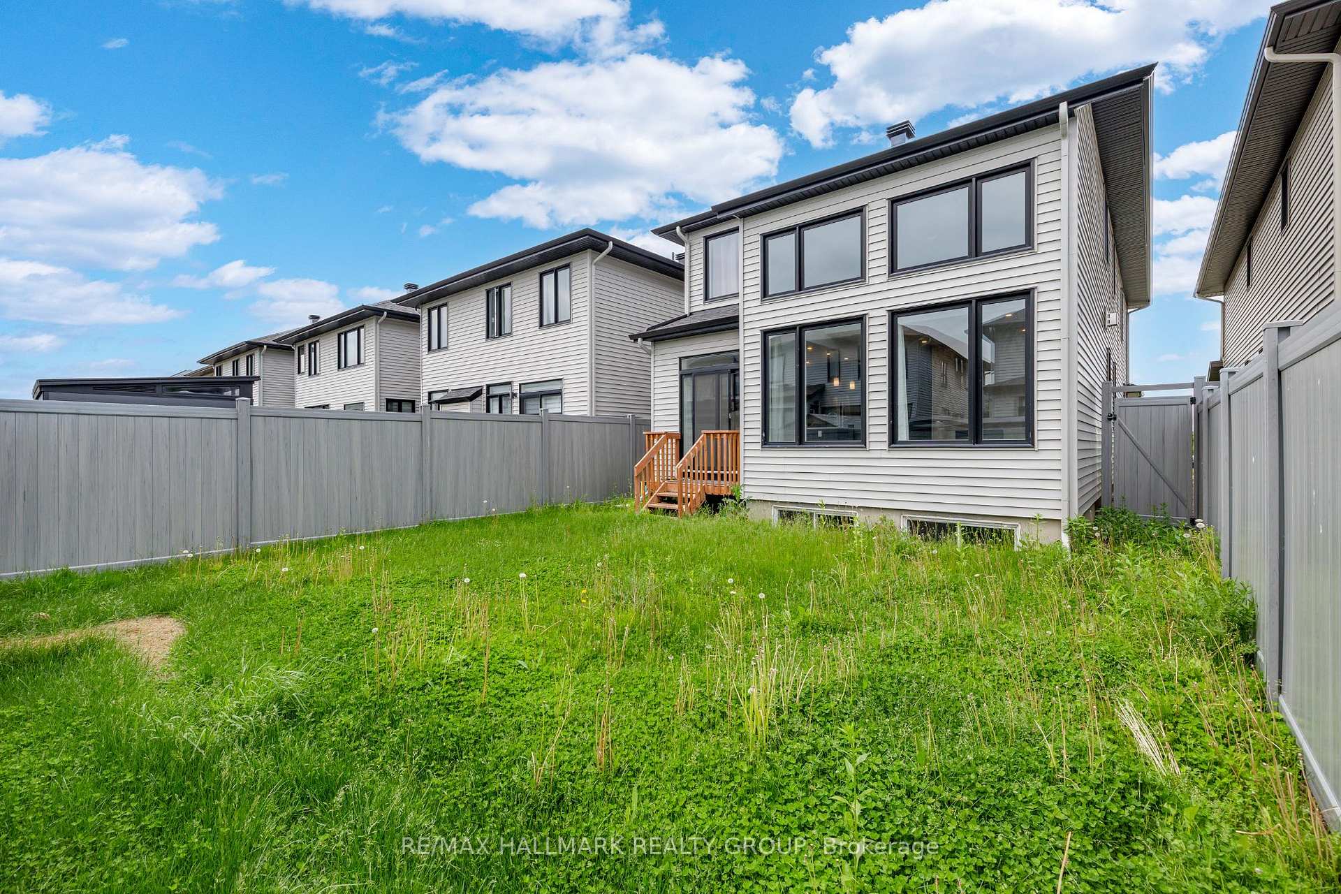 Photo 36 of 276 Big Dipper Street, Ottawa, Riverside South/Gloucester Glen — HOMEH