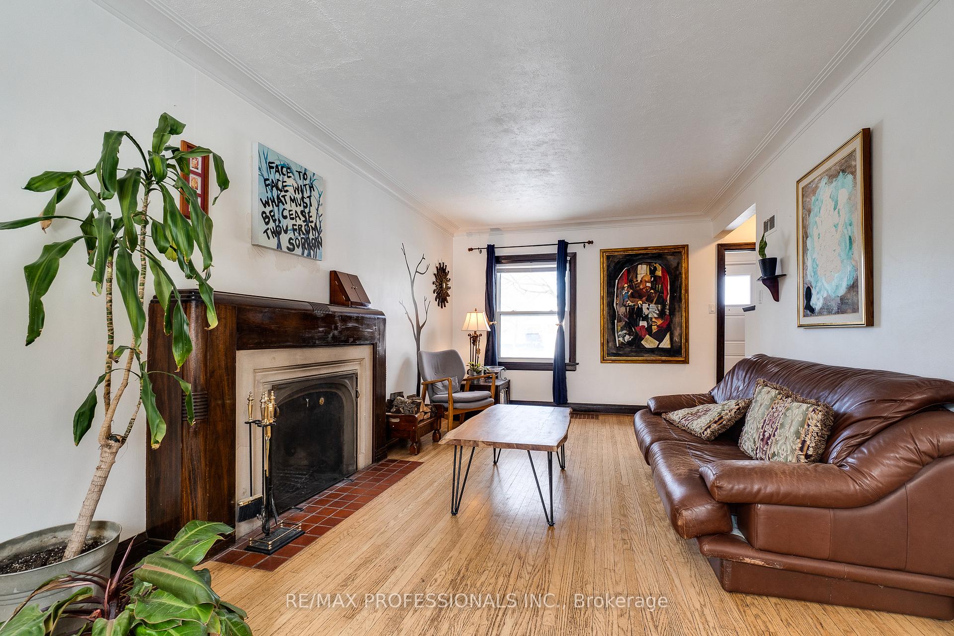 Photo 11 of 225 Bridgeport Road E, Waterloo — HOMEH