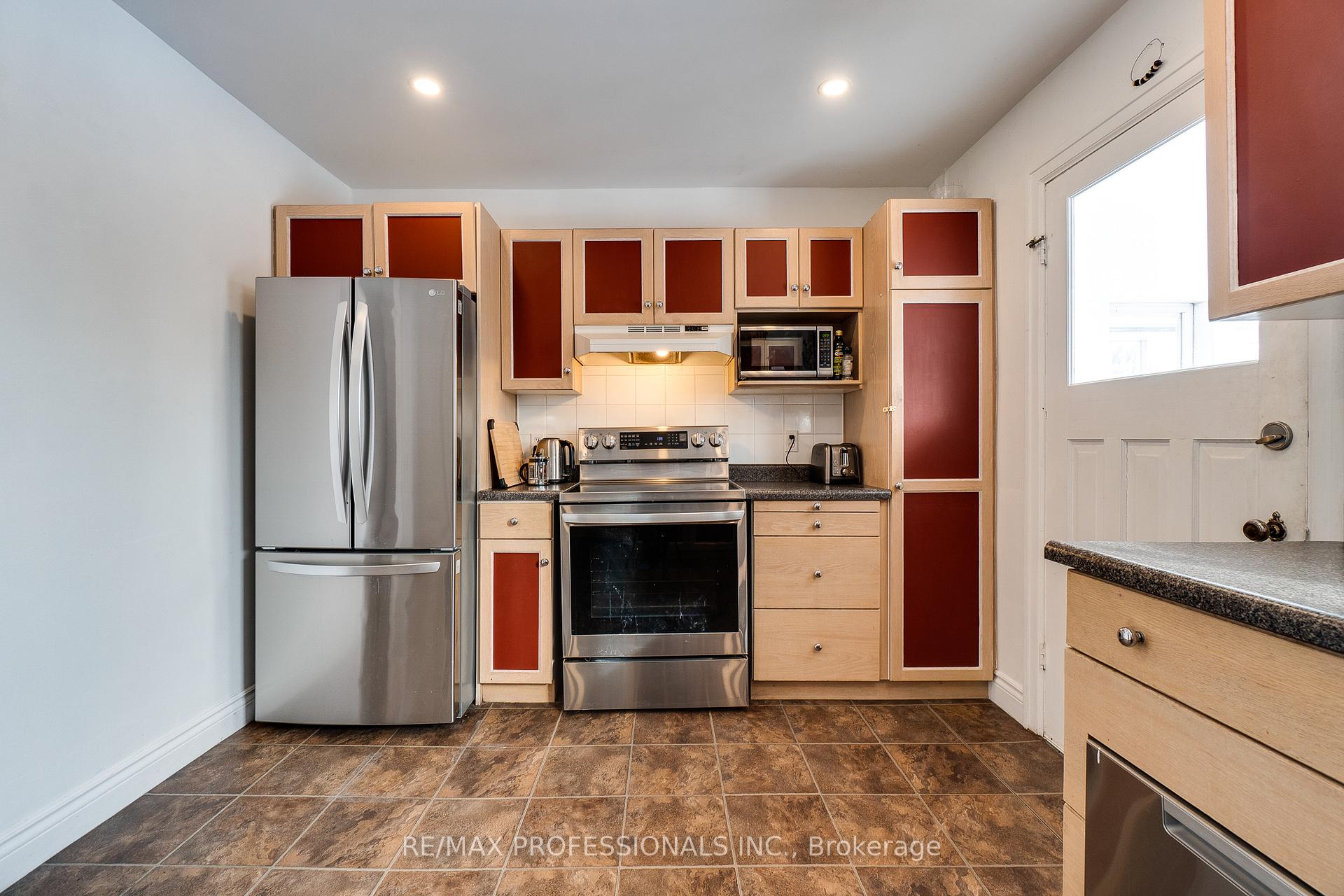 Photo 17 of 225 Bridgeport Road E, Waterloo — HOMEH
