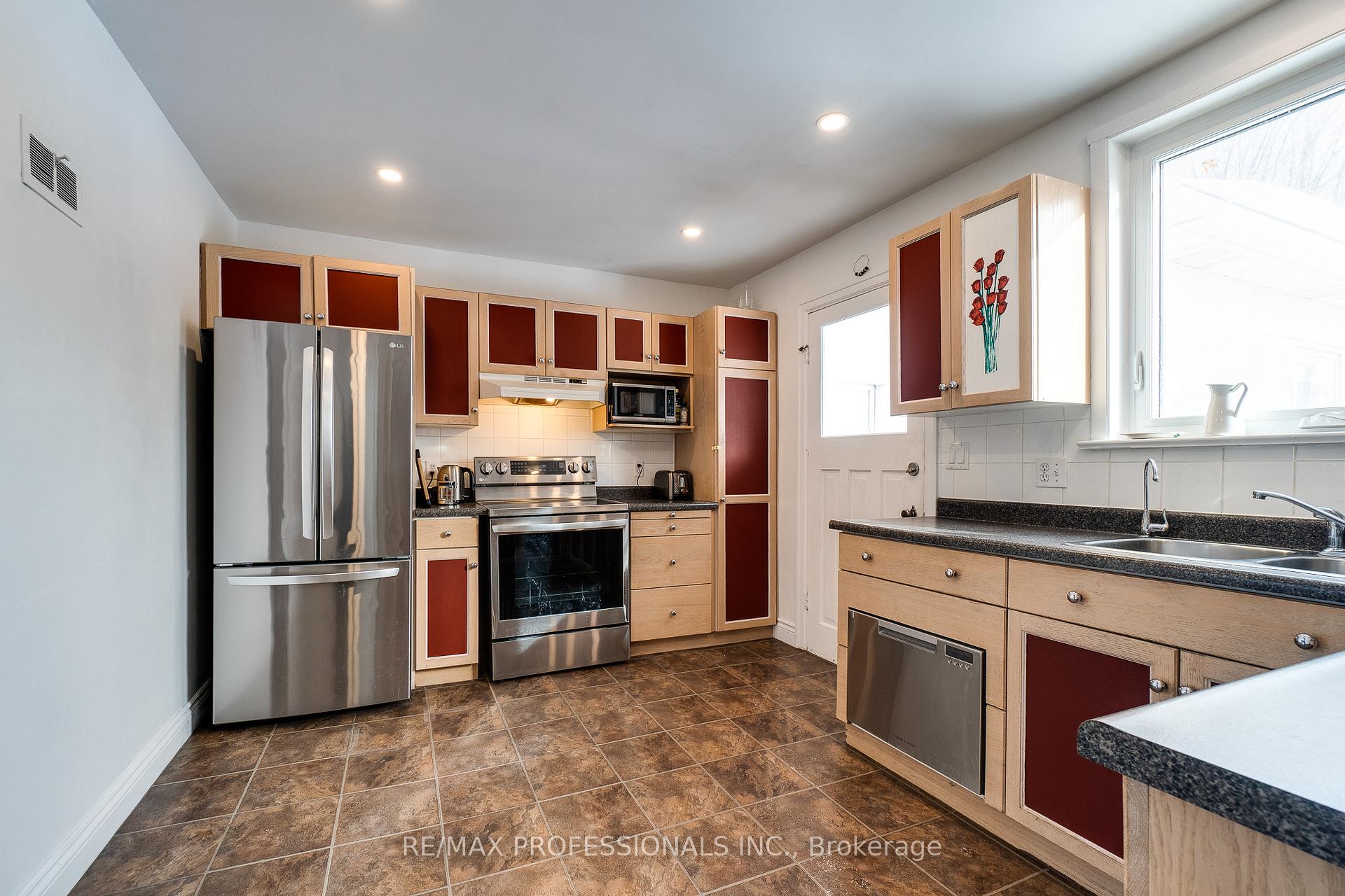 Photo 20 of 225 Bridgeport Road E, Waterloo — HOMEH