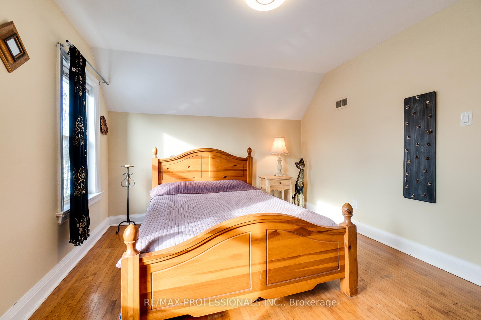 Photo 25 of 225 Bridgeport Road E, Waterloo — HOMEH