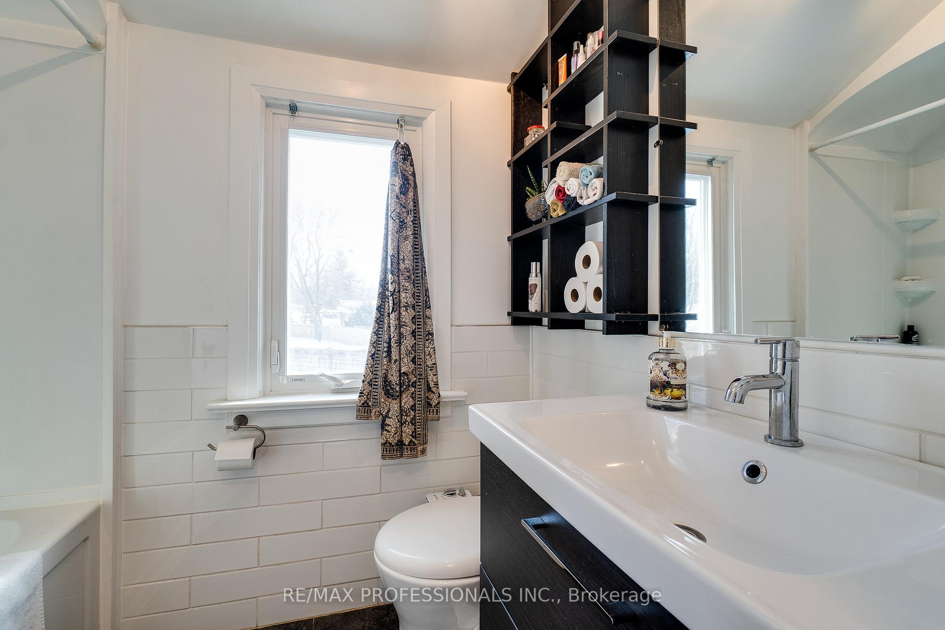 Photo 29 of 225 Bridgeport Road E, Waterloo — HOMEH
