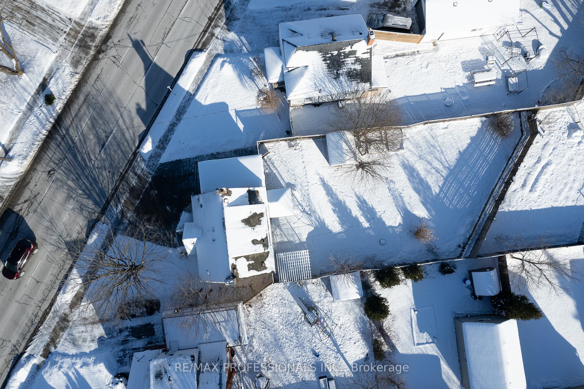 Photo 37 of 225 Bridgeport Road E, Waterloo — HOMEH