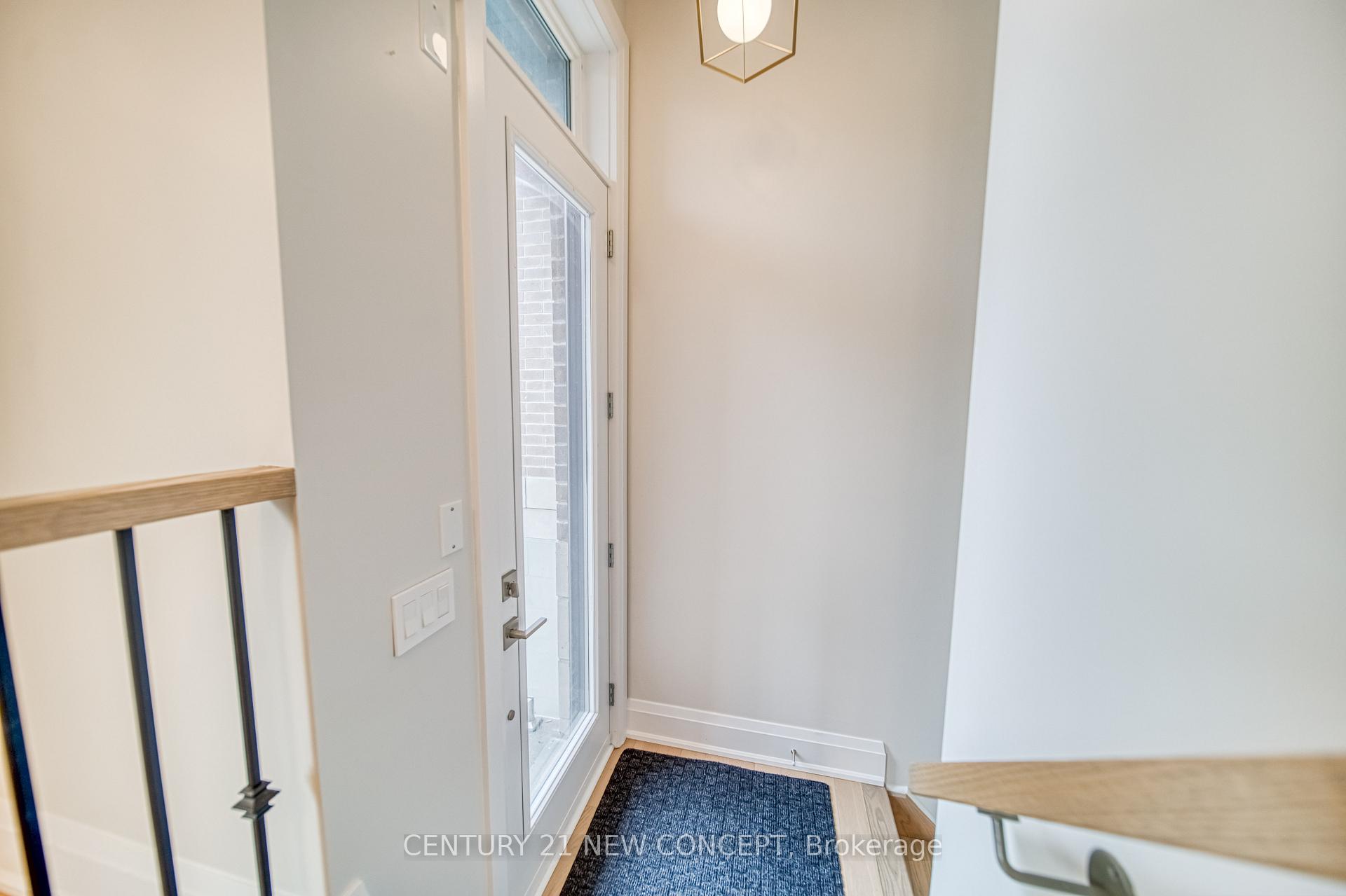 Photo 3 of 895 Clark Avenue W, Vaughan, Brownridge — HOMEH