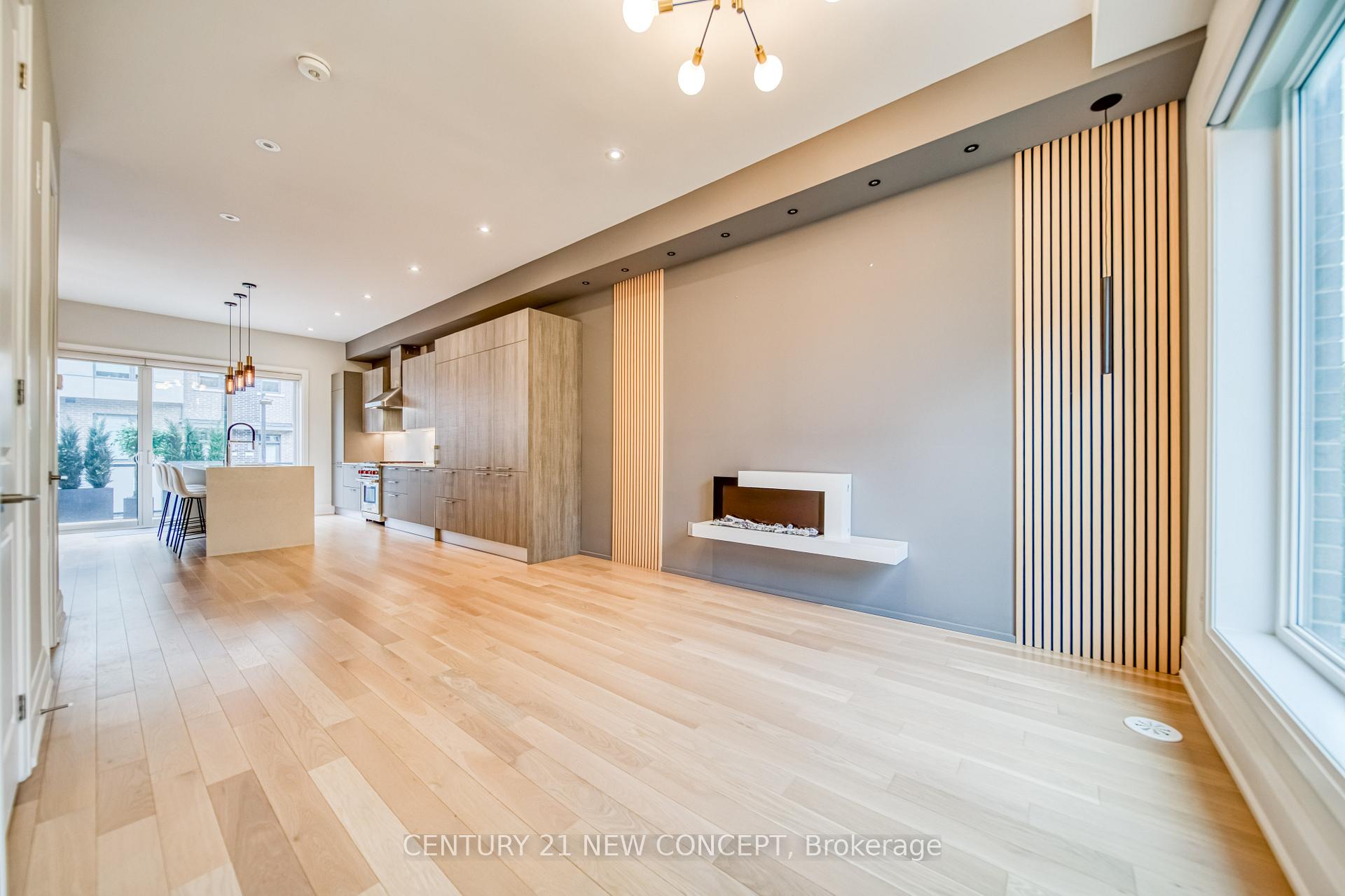 Photo 4 of 895 Clark Avenue W, Vaughan, Brownridge — HOMEH