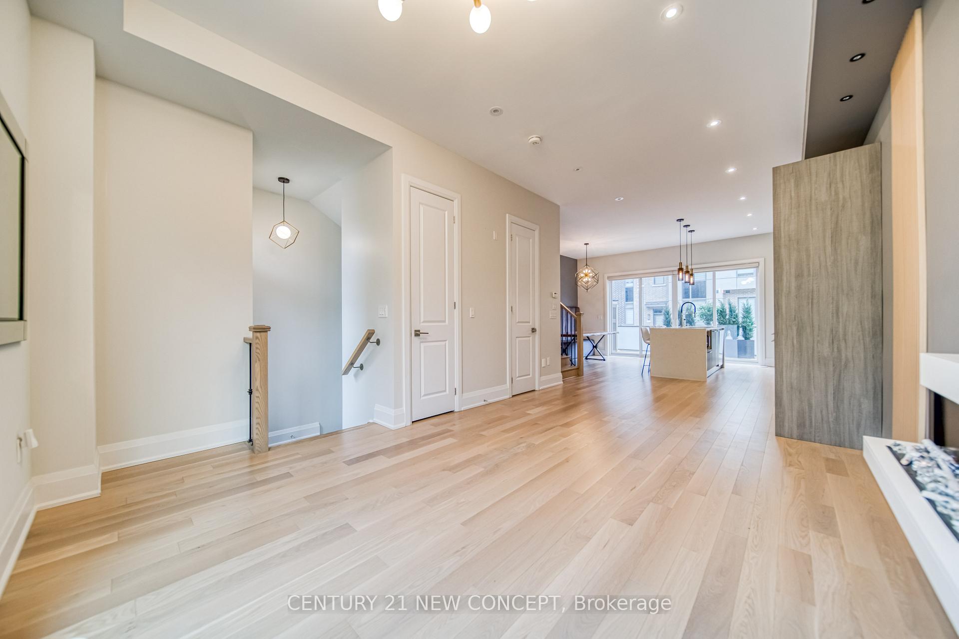 Photo 6 of 895 Clark Avenue W, Vaughan, Brownridge — HOMEH