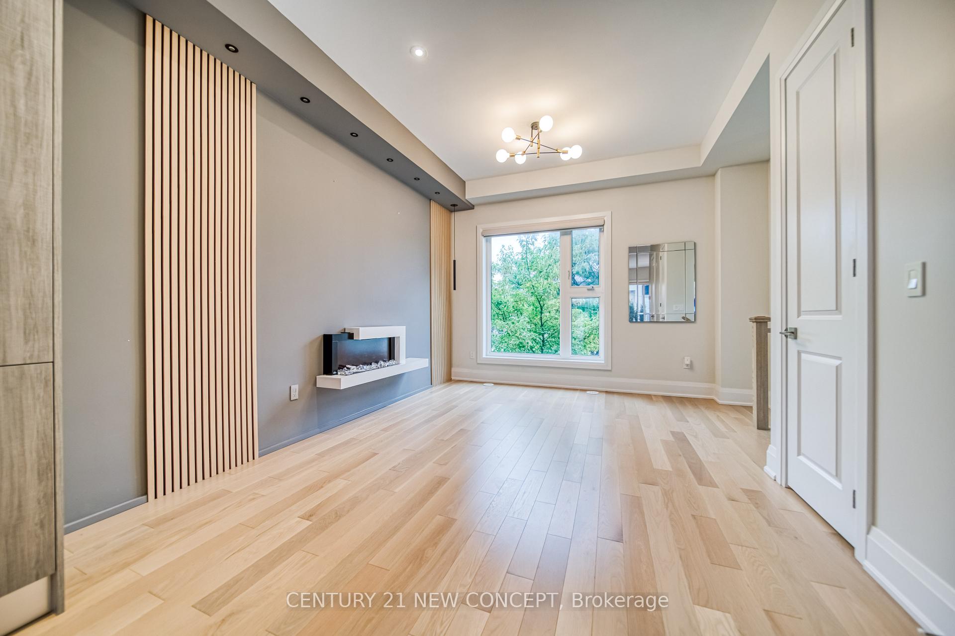 Photo 7 of 895 Clark Avenue W, Vaughan, Brownridge — HOMEH
