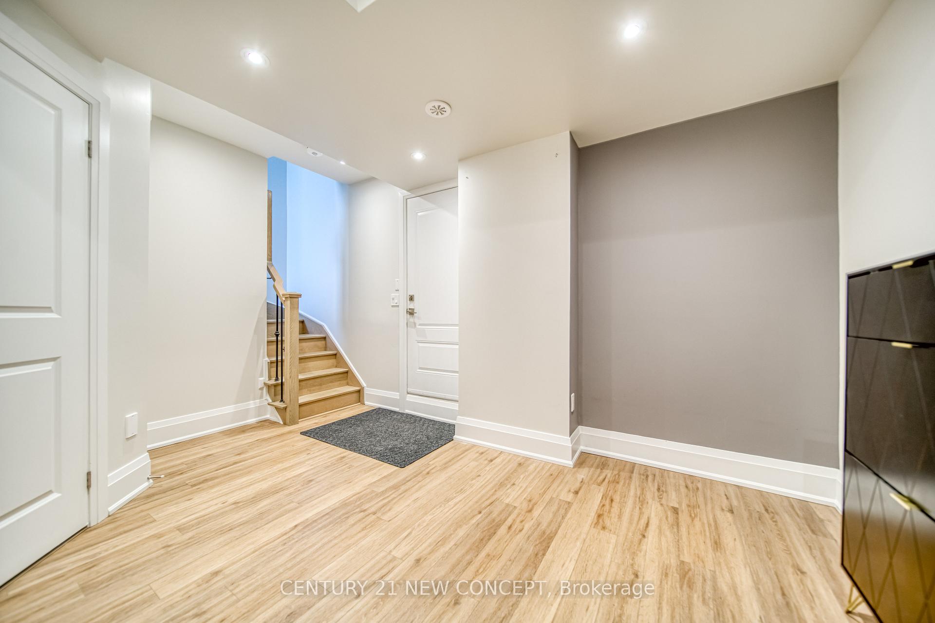 Photo 45 of 895 Clark Avenue W, Vaughan, Brownridge — HOMEH