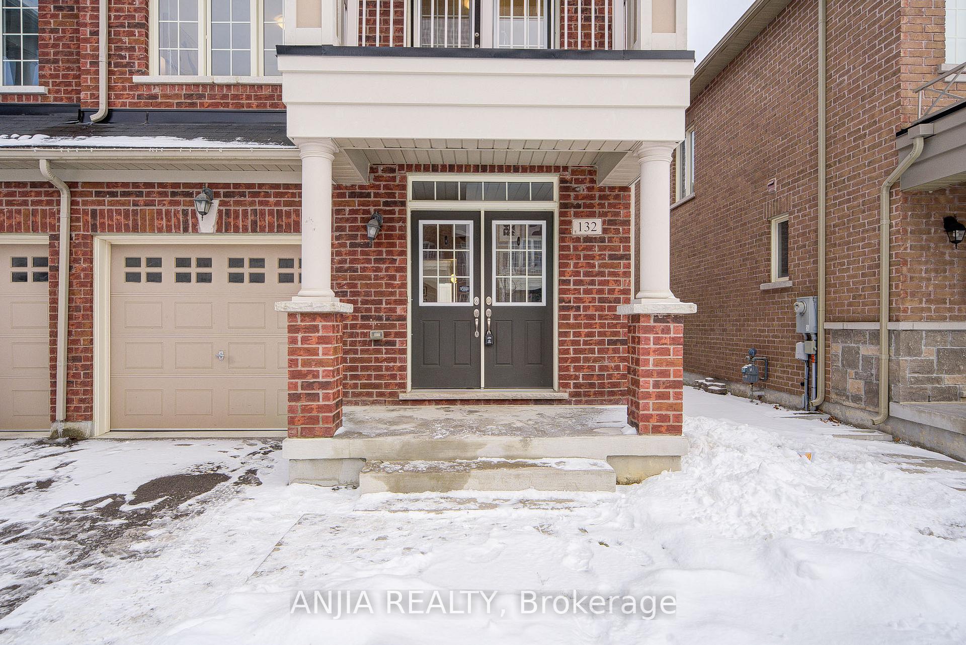 Photo 2 of 132 Memon Place, Markham, Wismer — HOMEH
