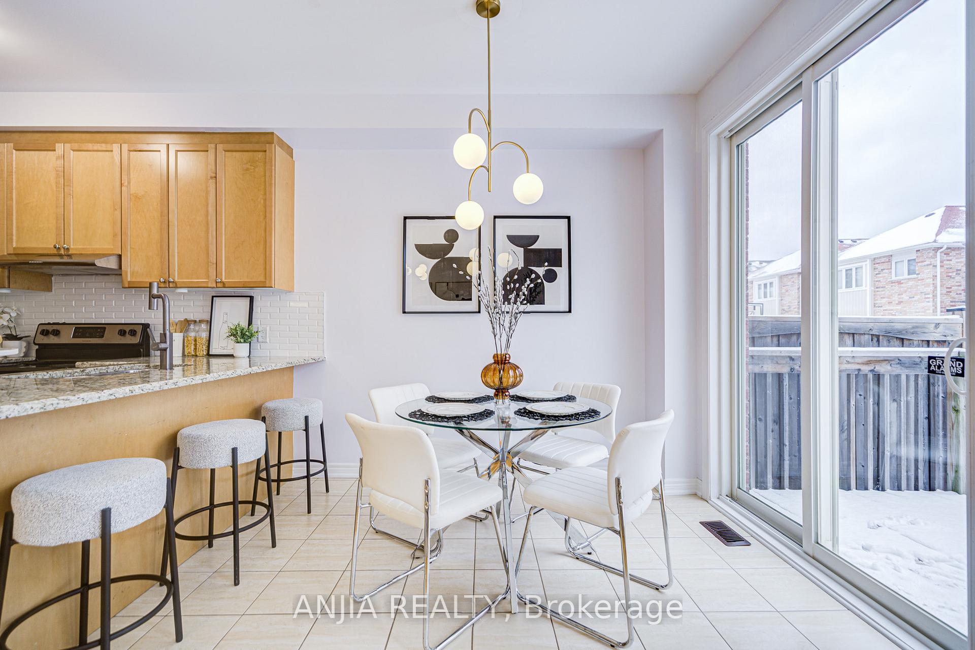 Photo 13 of 132 Memon Place, Markham, Wismer — HOMEH