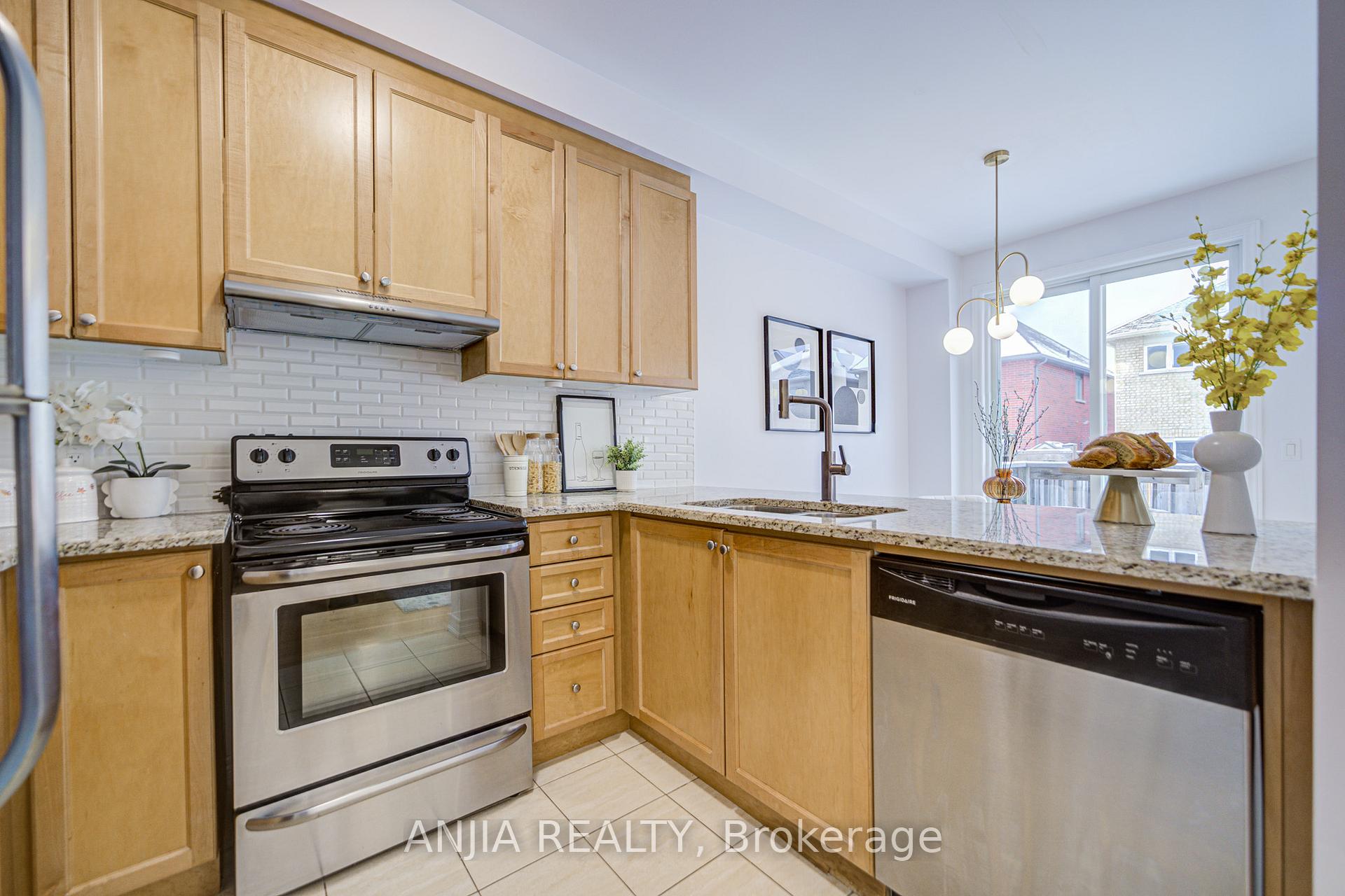 Photo 18 of 132 Memon Place, Markham, Wismer — HOMEH