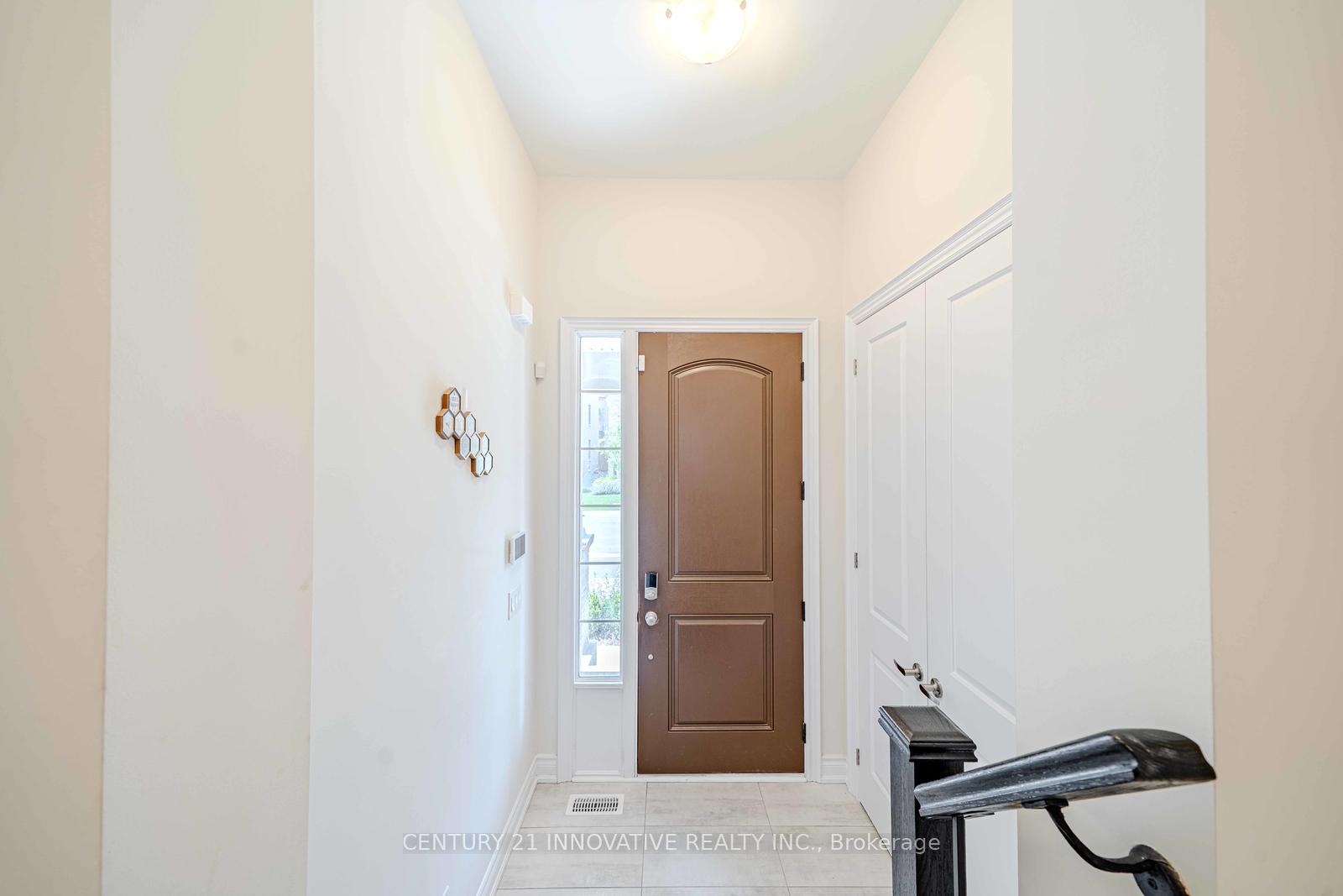 Photo 3 of 110 Dorian Drive, Whitby, Williamsburg — HOMEH