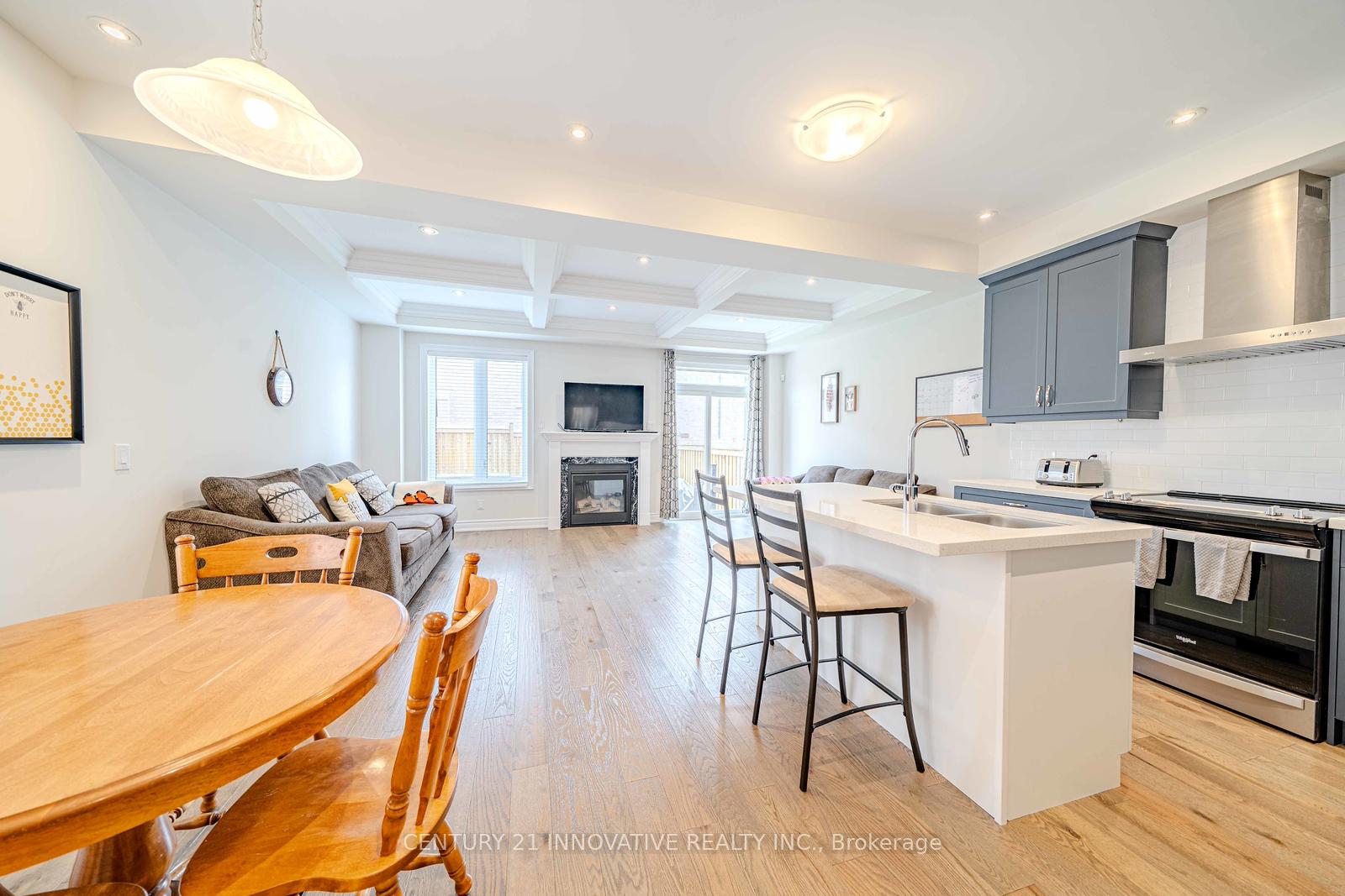 Photo 5 of 110 Dorian Drive, Whitby, Williamsburg — HOMEH