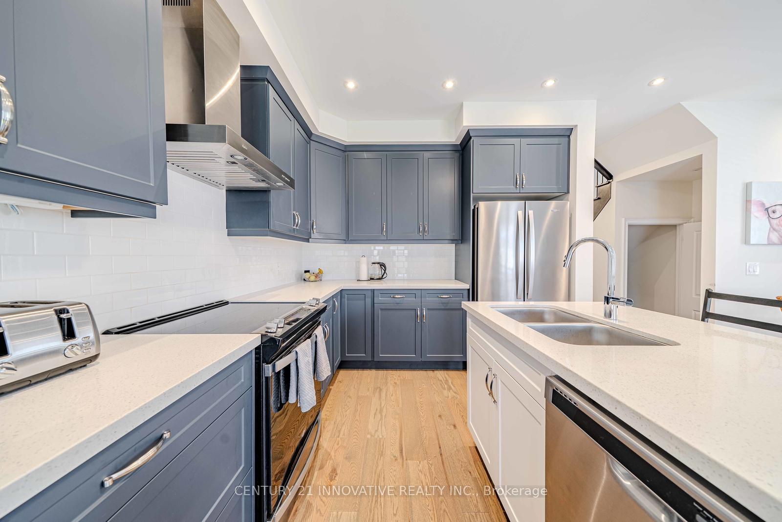 Photo 8 of 110 Dorian Drive, Whitby, Williamsburg — HOMEH