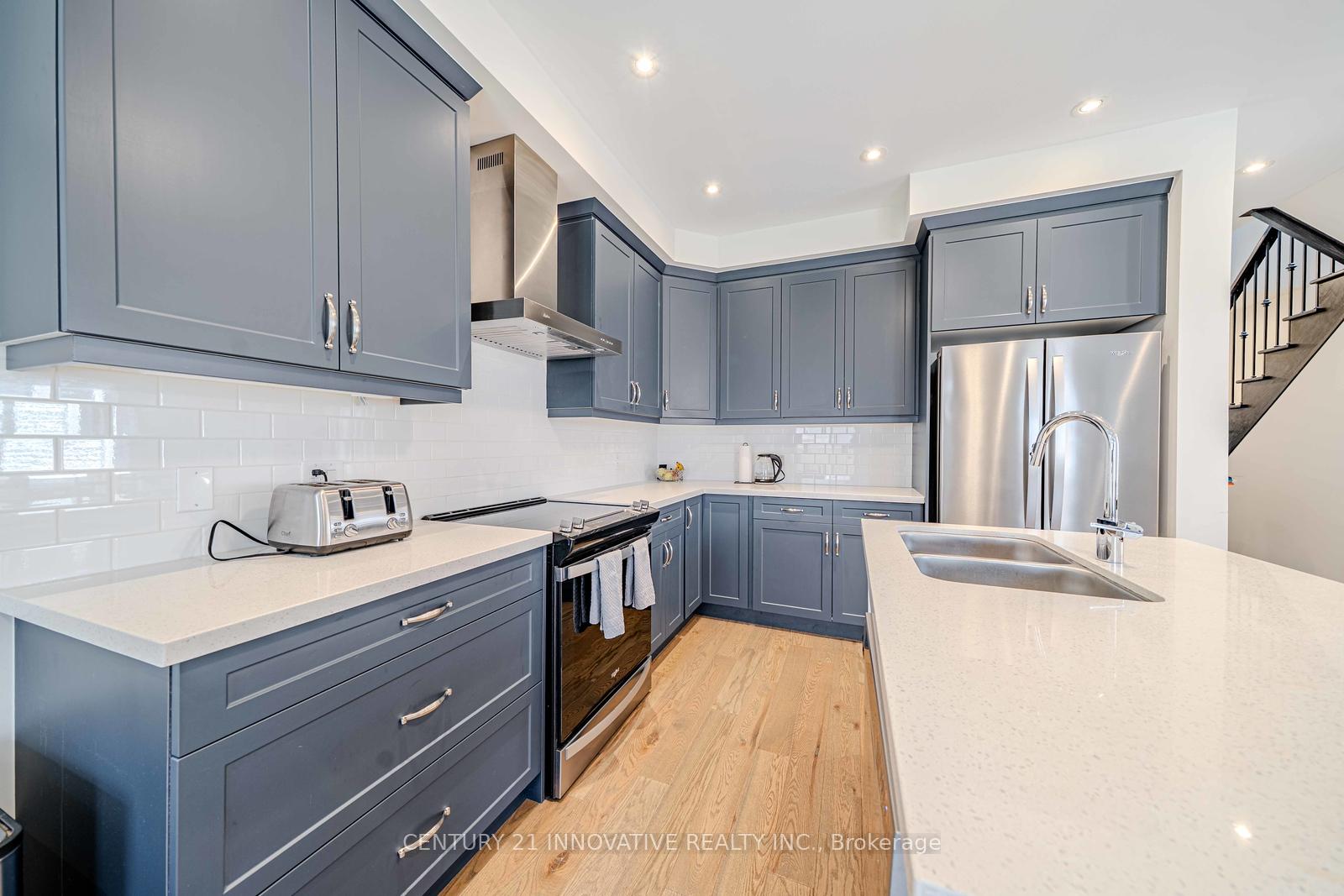 Photo 10 of 110 Dorian Drive, Whitby, Williamsburg — HOMEH
