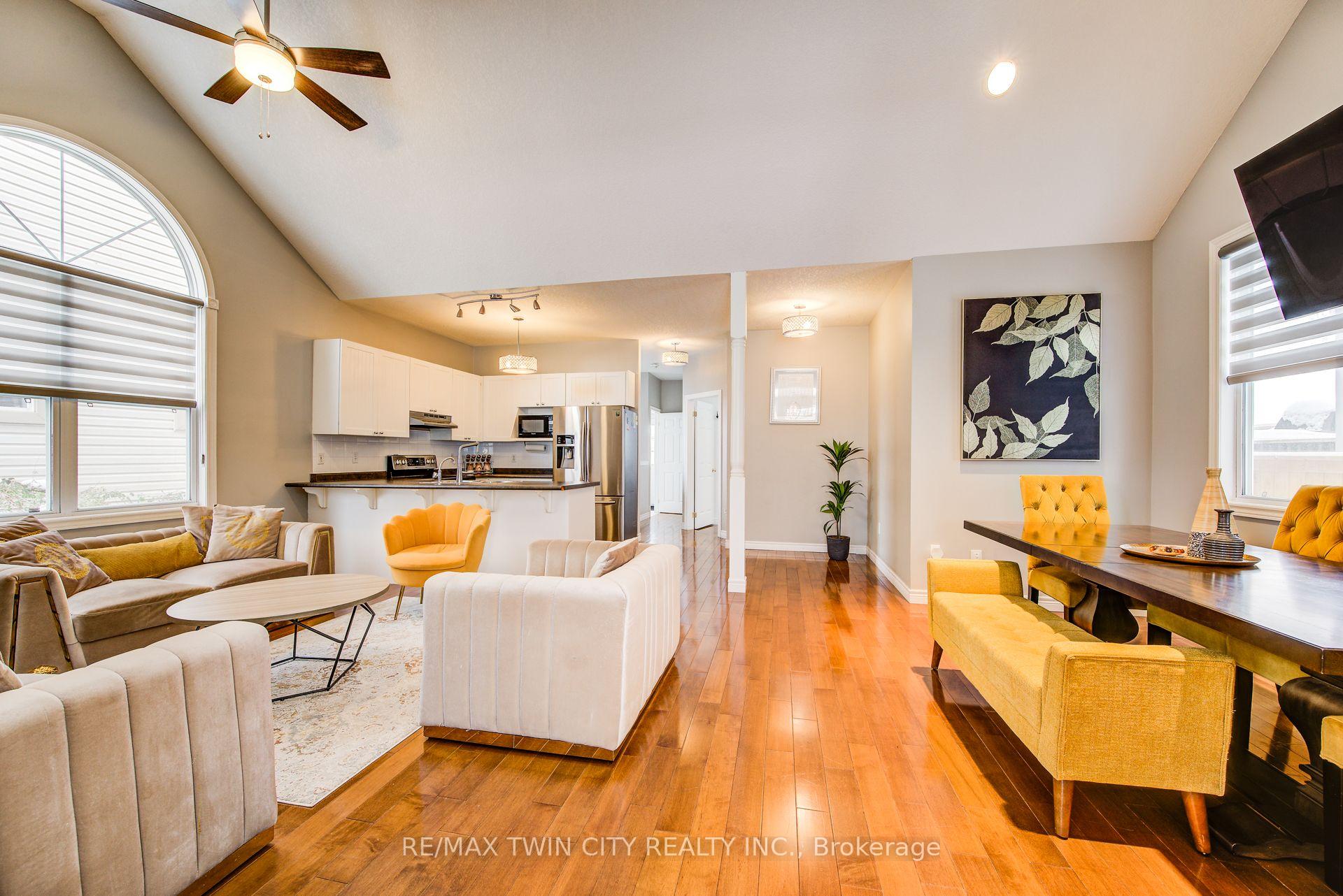 Photo 7 of 660 Zermatt Drive, Waterloo — HOMEH