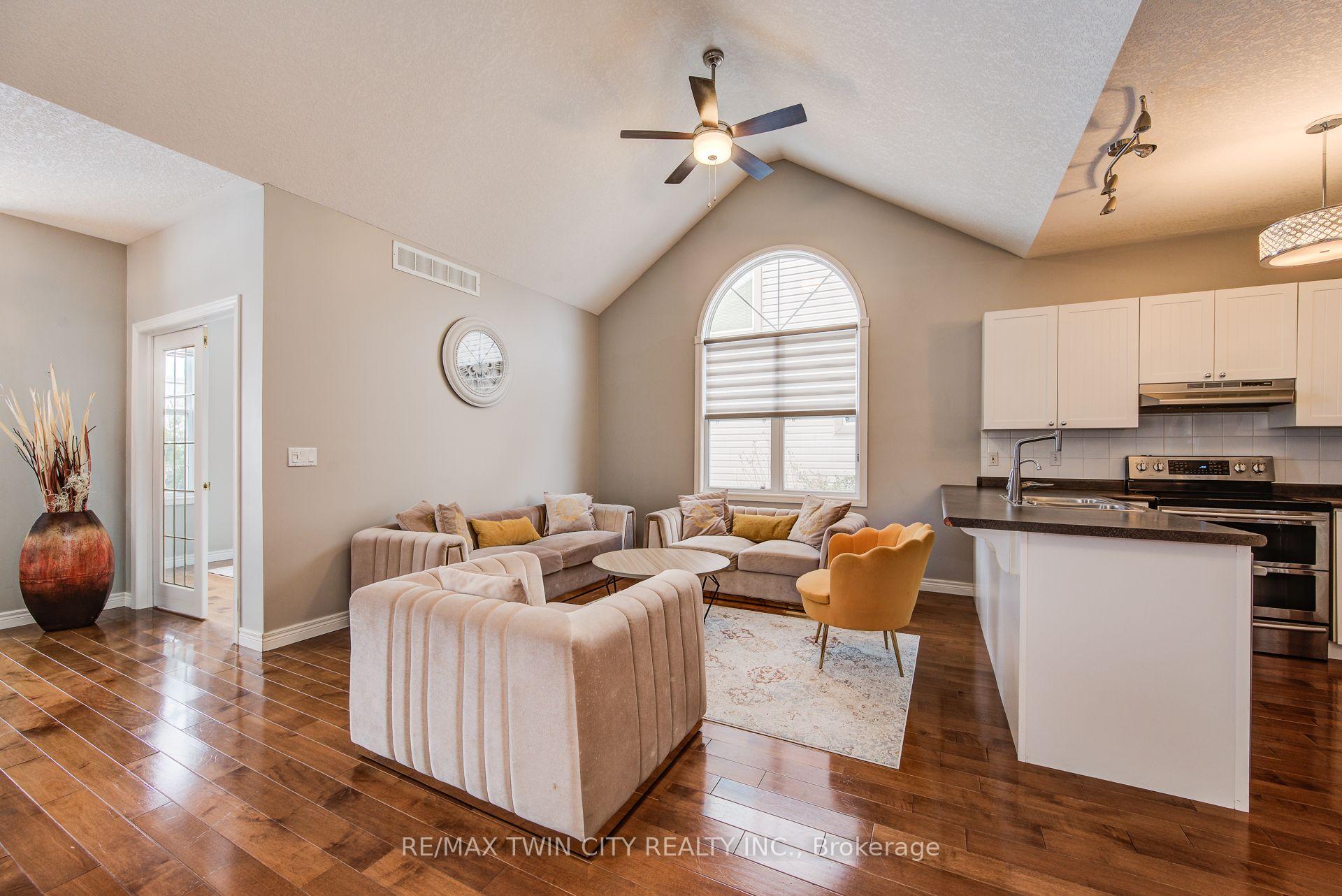 Photo 10 of 660 Zermatt Drive, Waterloo — HOMEH
