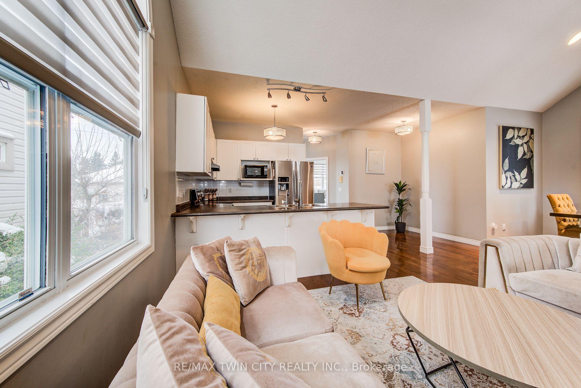 Photo 13 of 660 Zermatt Drive, Waterloo — HOMEH