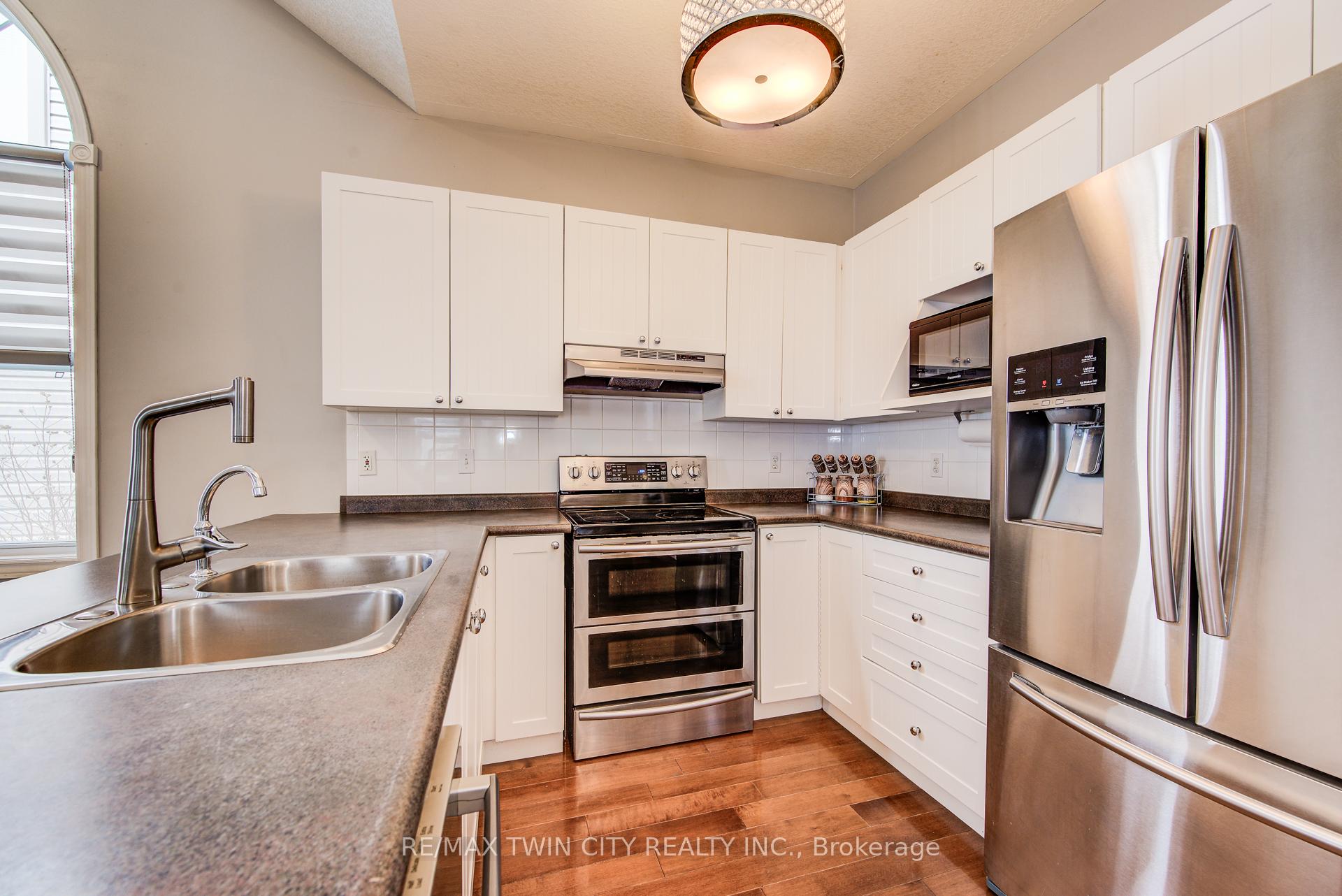 Photo 17 of 660 Zermatt Drive, Waterloo — HOMEH
