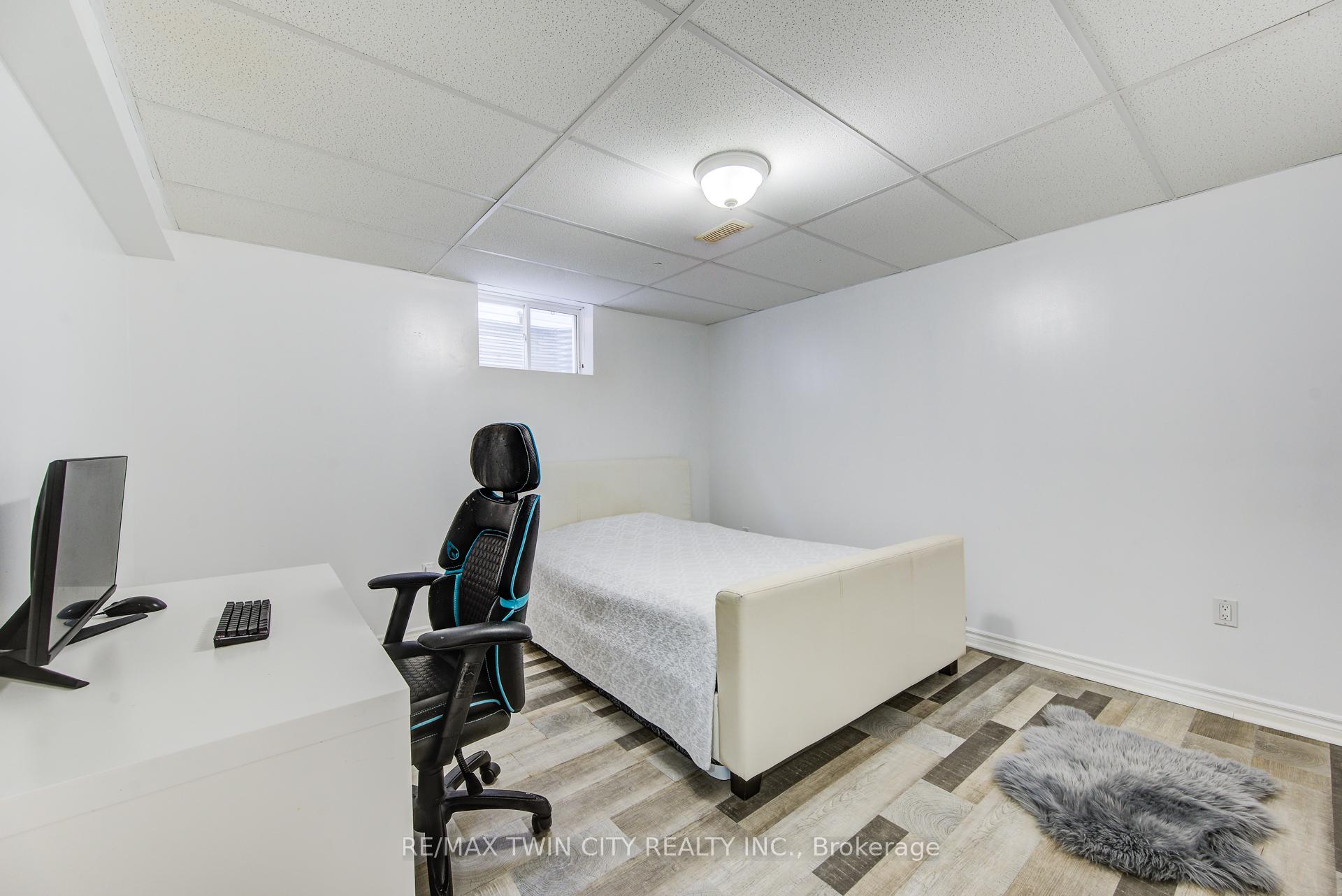 Photo 31 of 660 Zermatt Drive, Waterloo — HOMEH