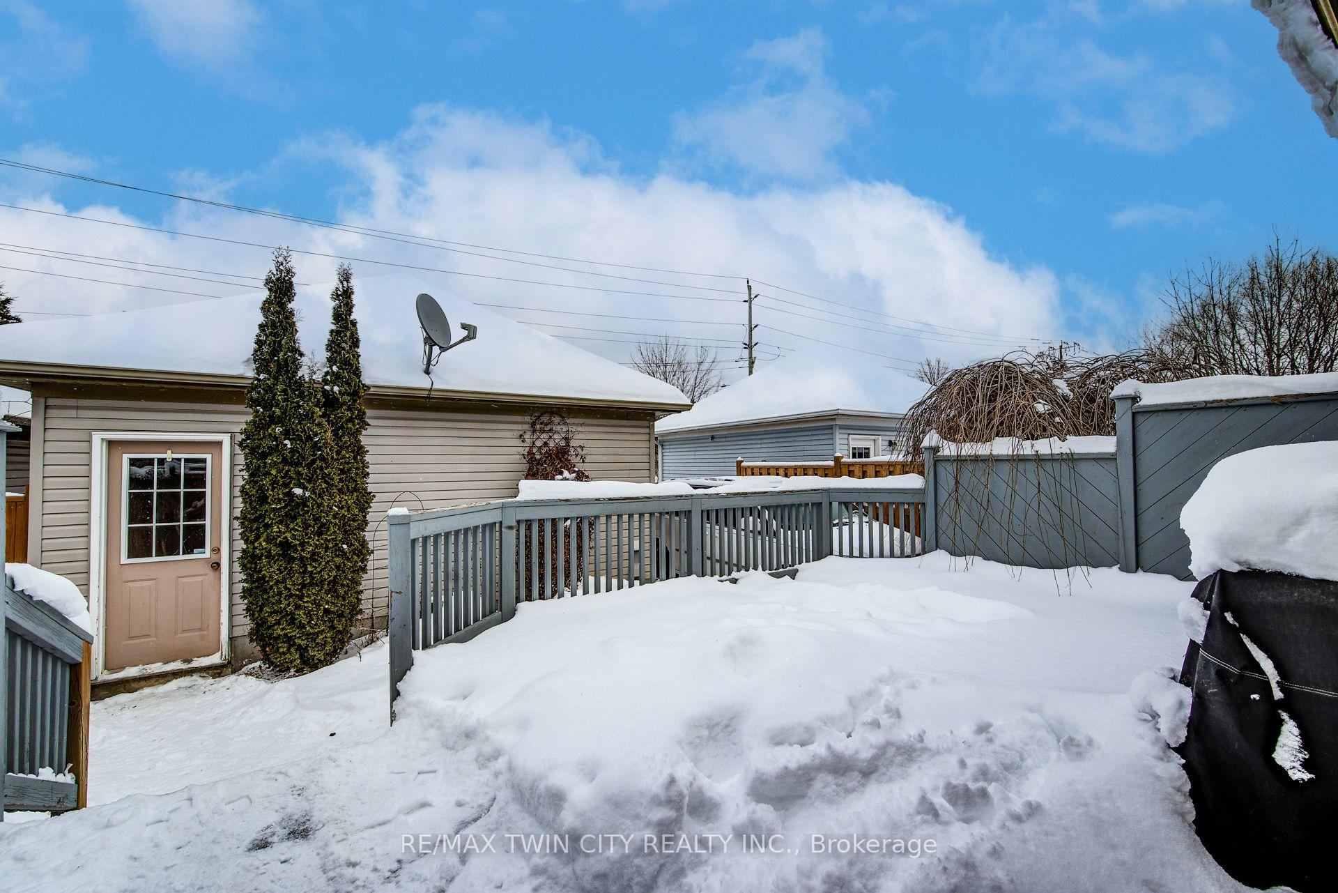 Photo 36 of 660 Zermatt Drive, Waterloo — HOMEH