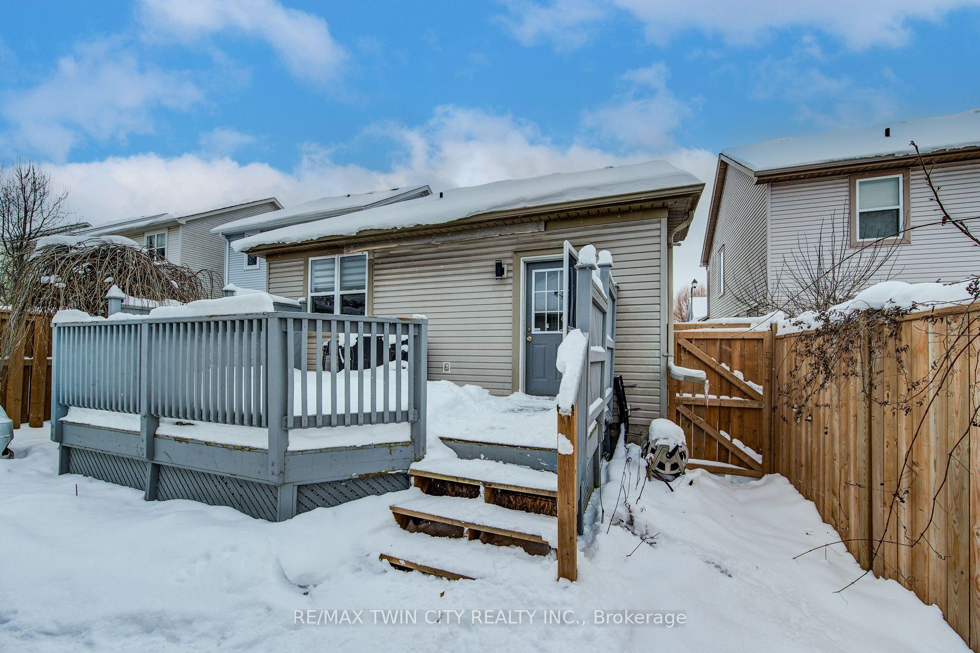 Photo 37 of 660 Zermatt Drive, Waterloo — HOMEH