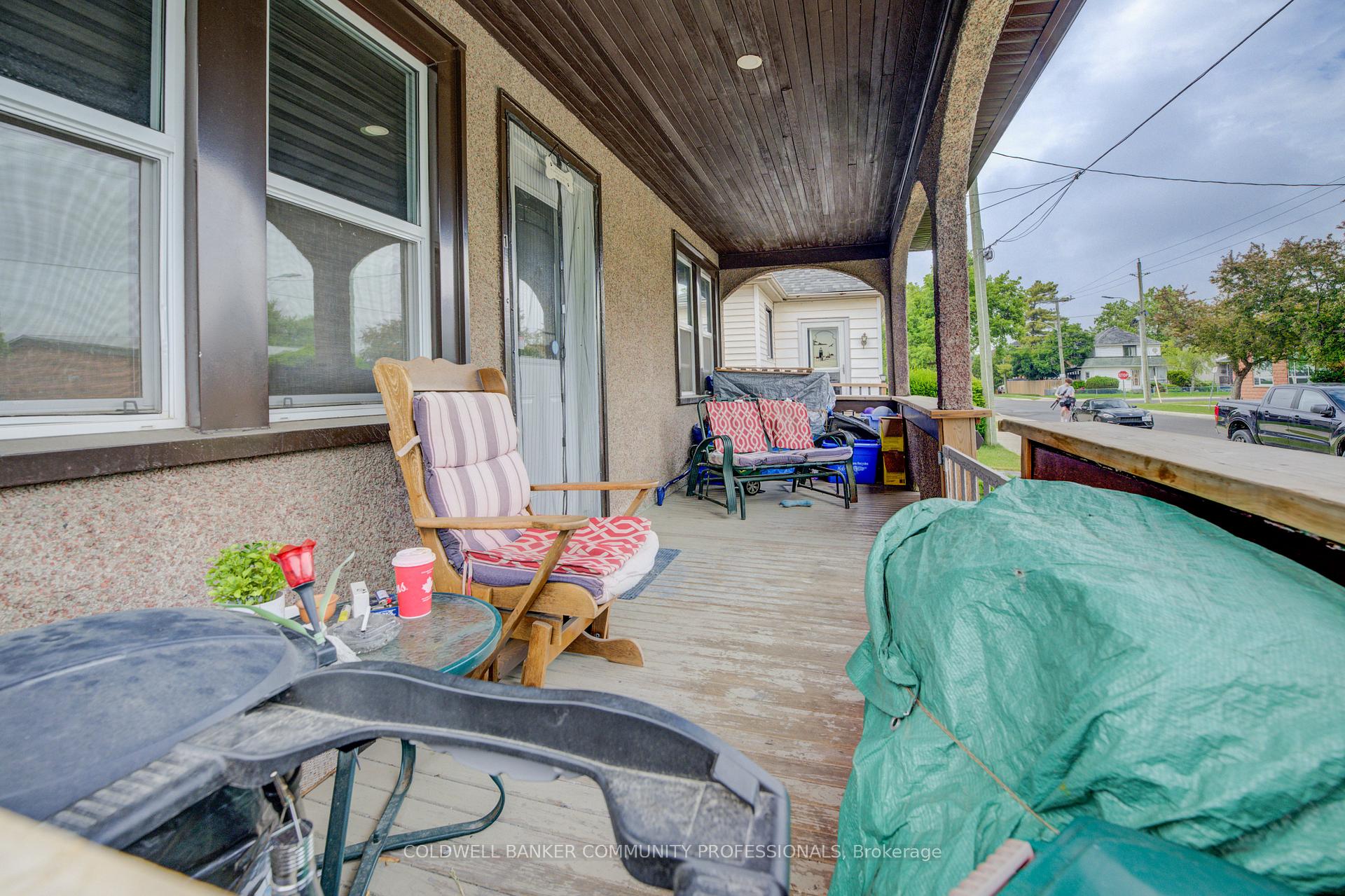 Photo 5 of 141 Garner Avenue, Welland, Welland Downtown — HOMEH