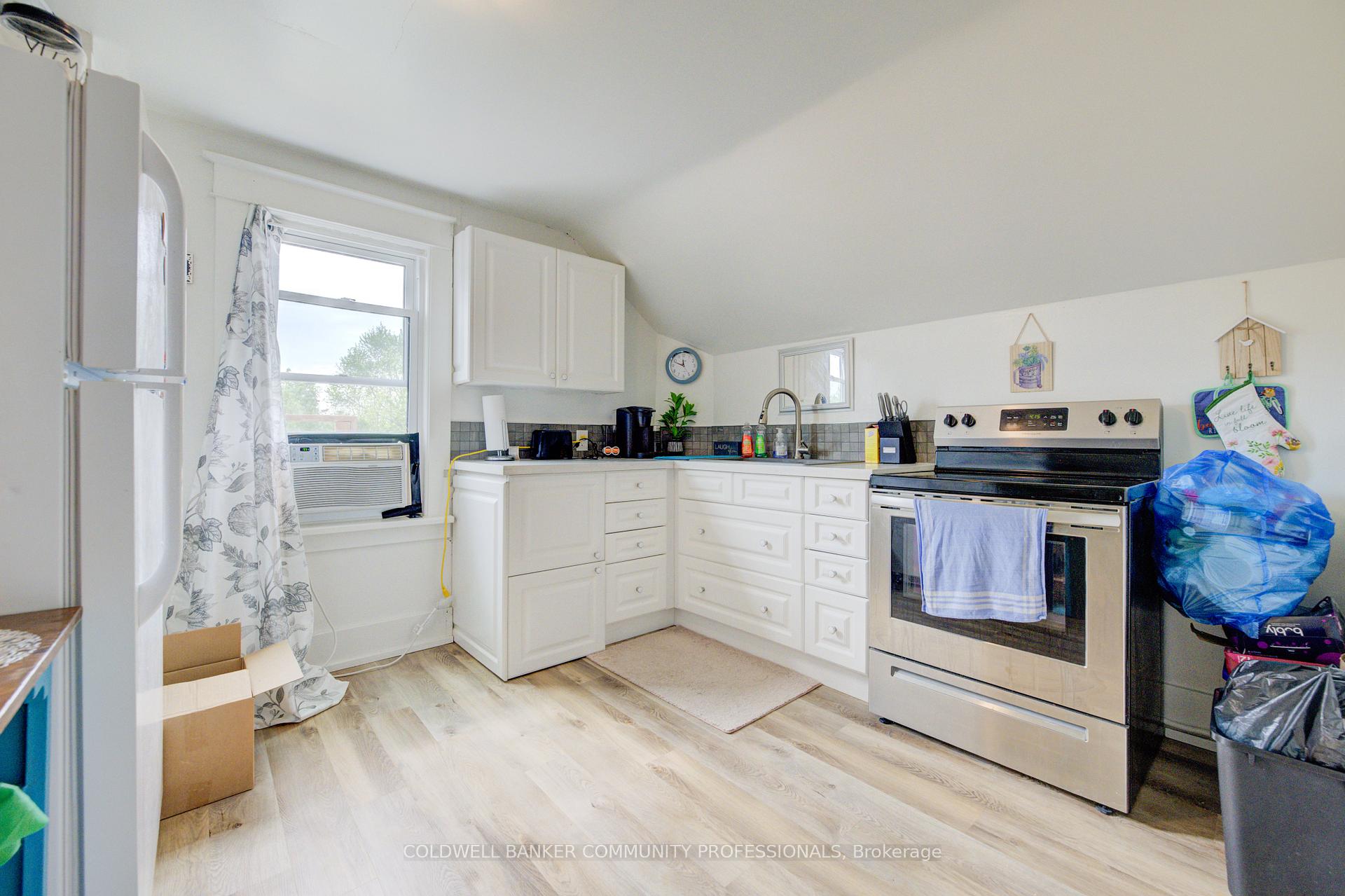 Photo 13 of 141 Garner Avenue, Welland, Welland Downtown — HOMEH