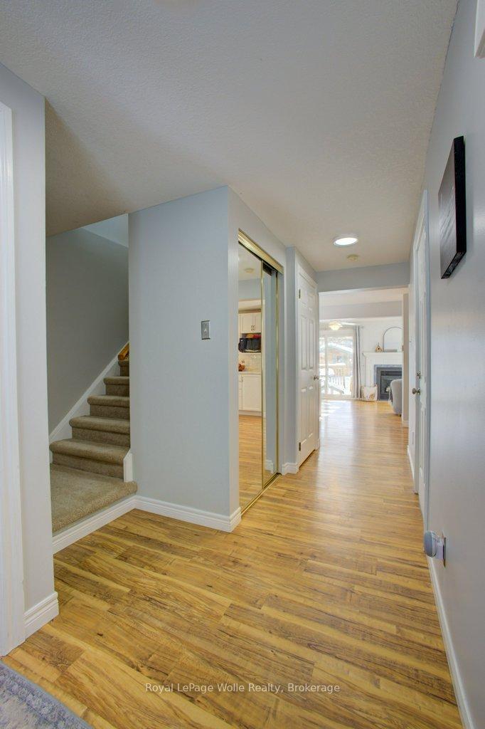 Photo 4 of 487 Sandbanks Crescent, Waterloo — HOMEH