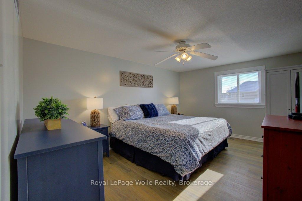Photo 18 of 487 Sandbanks Crescent, Waterloo — HOMEH