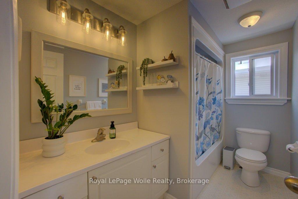Photo 24 of 487 Sandbanks Crescent, Waterloo — HOMEH