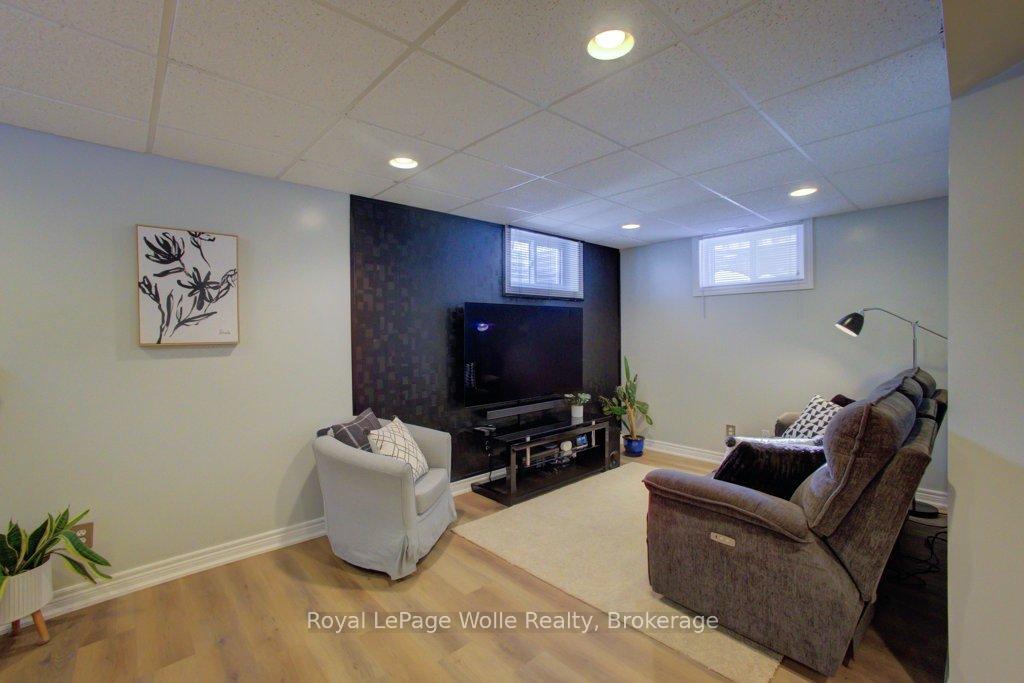 Photo 25 of 487 Sandbanks Crescent, Waterloo — HOMEH